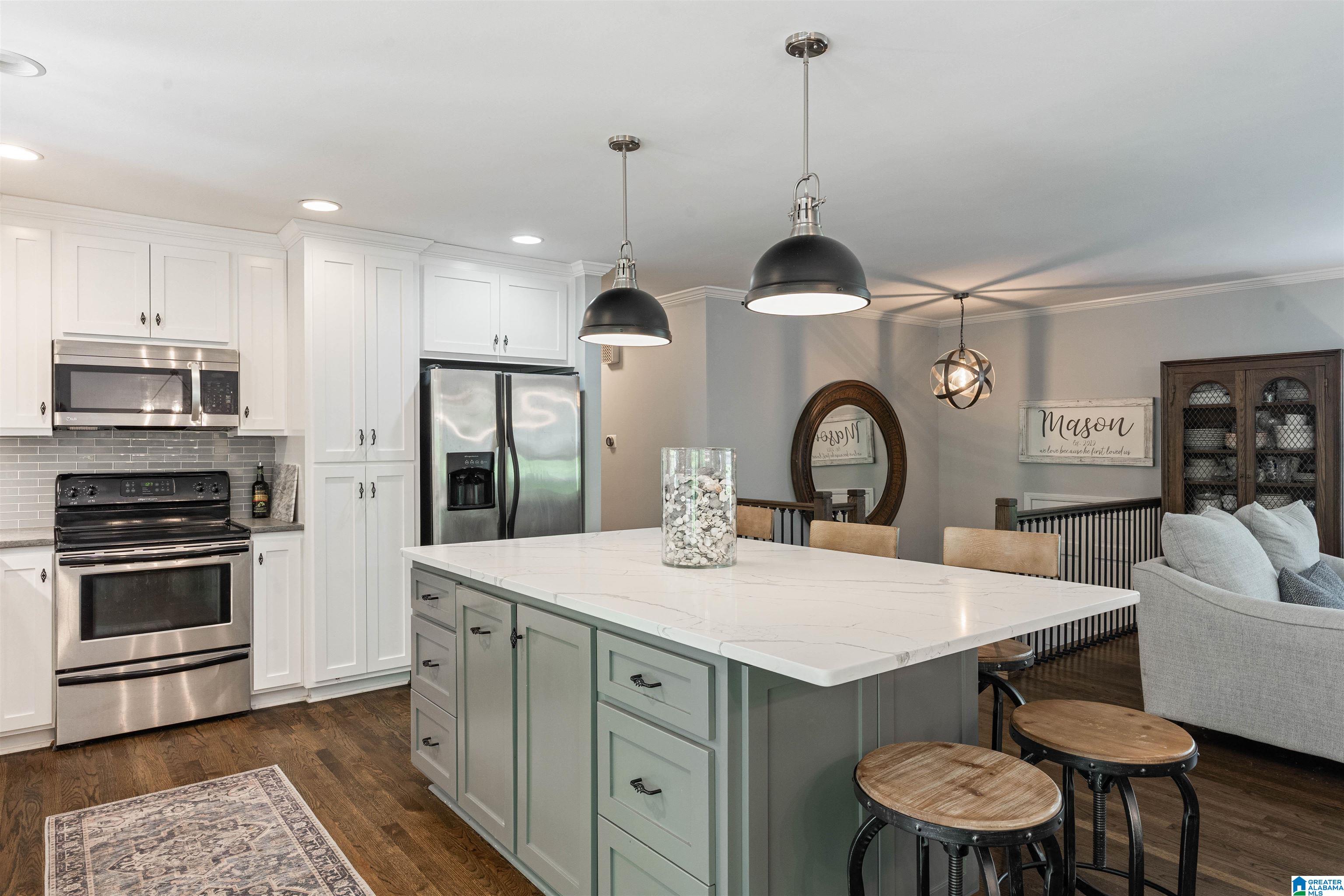 Photo 3 of Single family home for sale at 2357 Mountain Oaks Ln, Hoover, AL 35226 | MLS# 21461429 | Listing updated on 2026-08-31