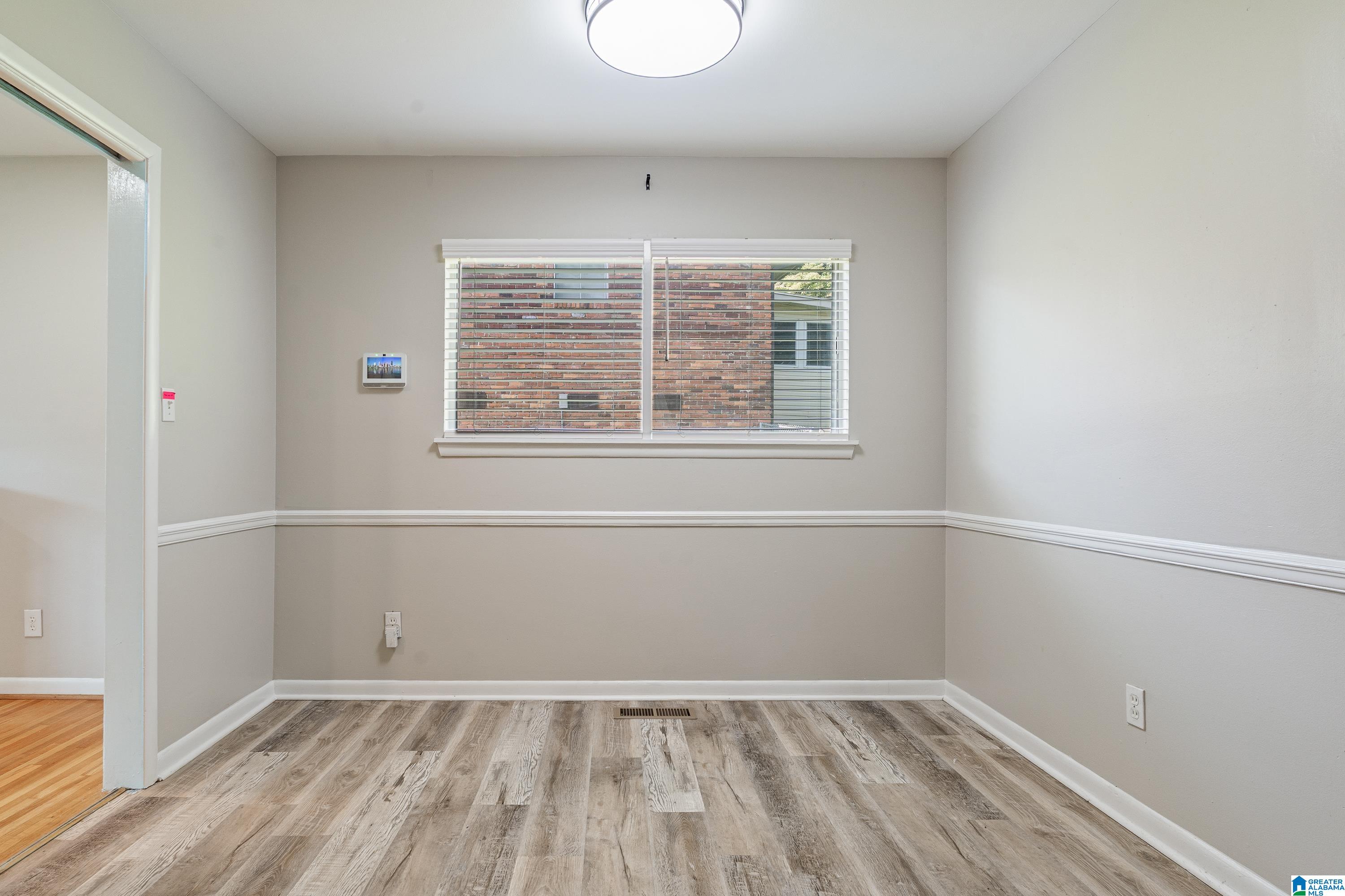 Photo 4 of Single family home for sale at 604 Gravlee Ln, Birmingham, AL 35206 | MLS# 21461461 | Listing updated on 2026-09-07
