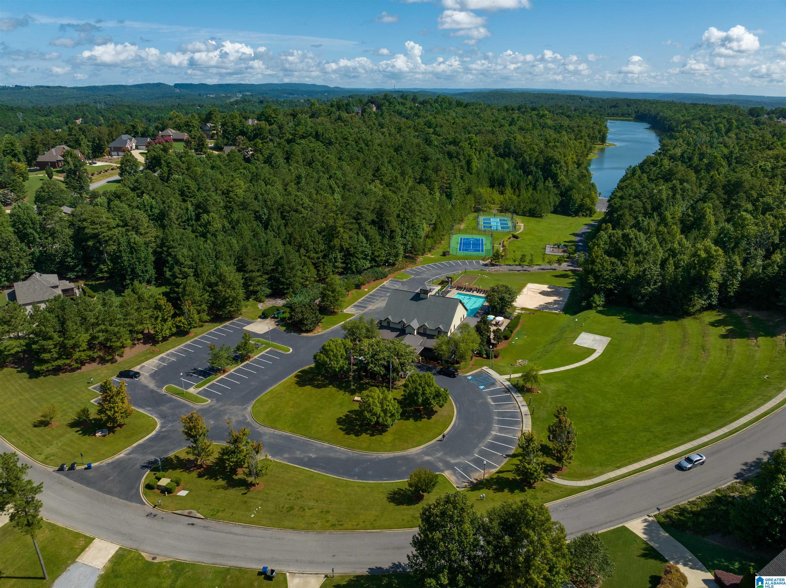 5th image of 375 Lakeridge Dr, Trussville, AL 35173 | MLS# 21461480