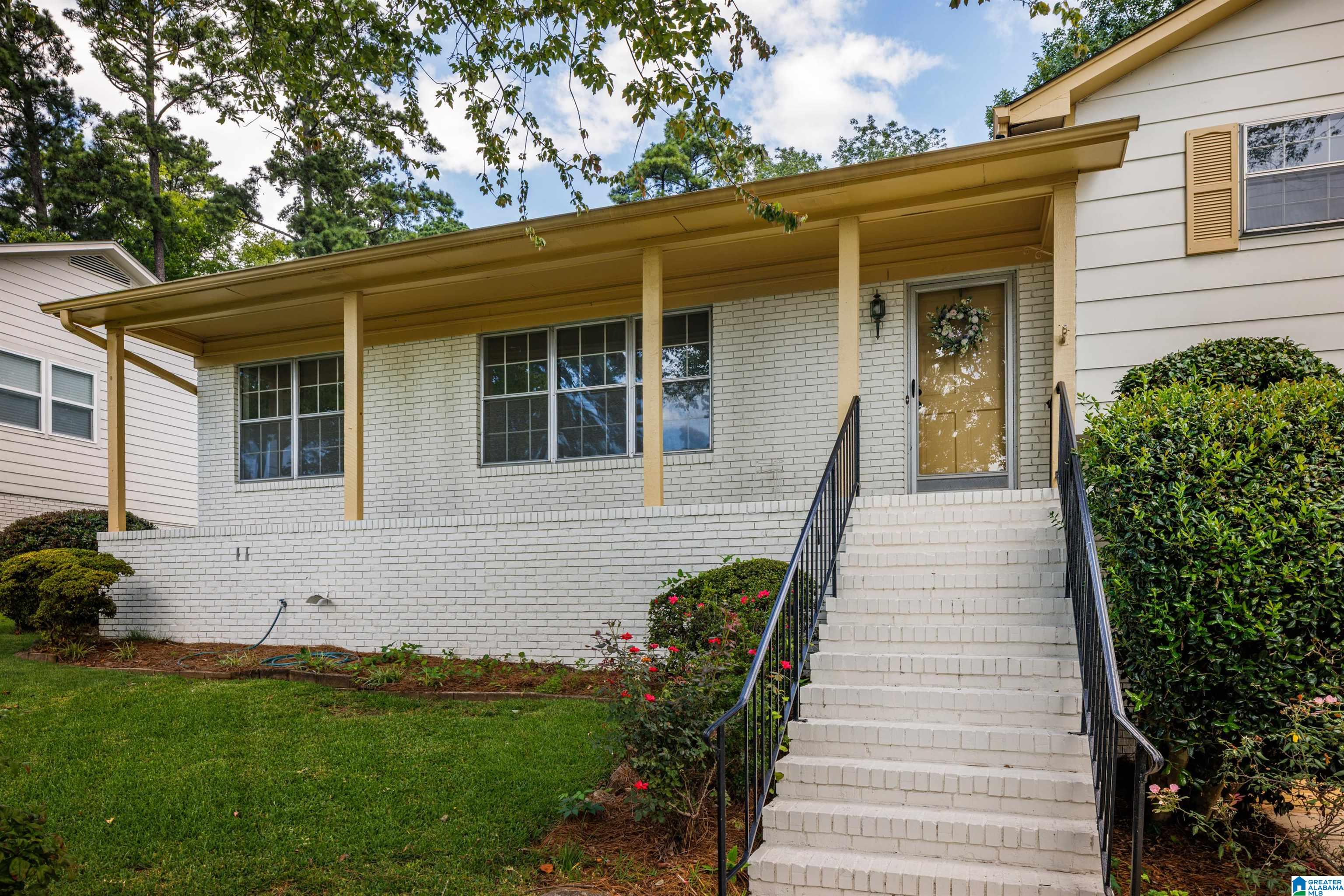 Photo 4 of Single family home for sale at 2308 Locke Ln, Hoover, AL 35226 | MLS# 21461496 | Listing updated on 2026-08-21