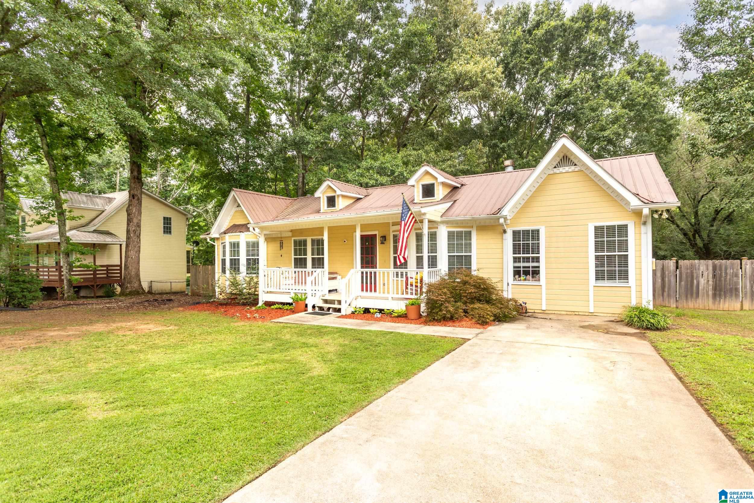 Photo 3 of Single family home for sale at 200 Crawford Dr, Springville, AL 35146 | MLS# 21461516 | Listing updated on 2026-09-22