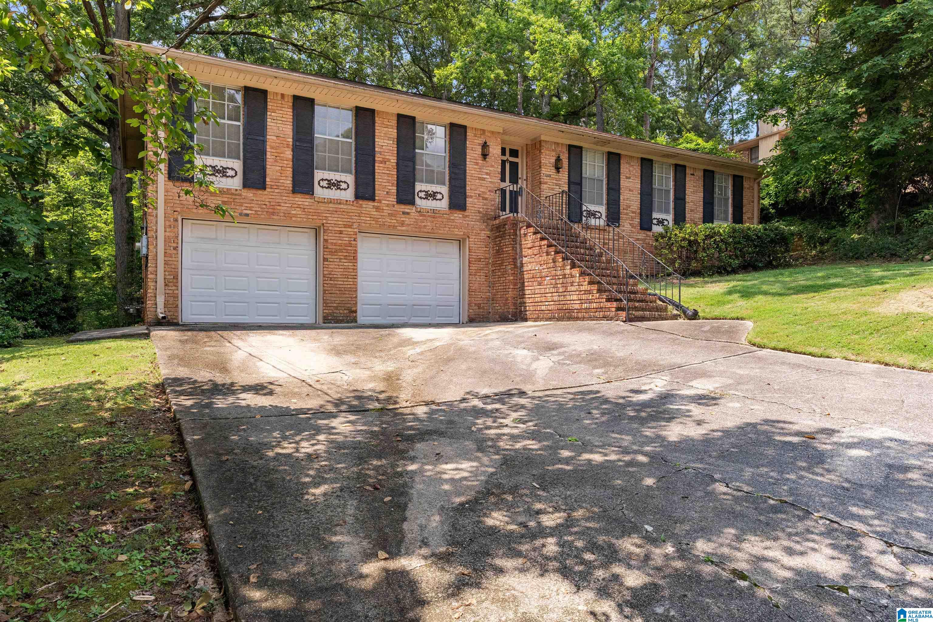 Photo 1 of Single family home for sale at 3427 Kildare Dr, Hoover, AL 35226 | MLS# 21461521 | Listing updated on 2026-08-07