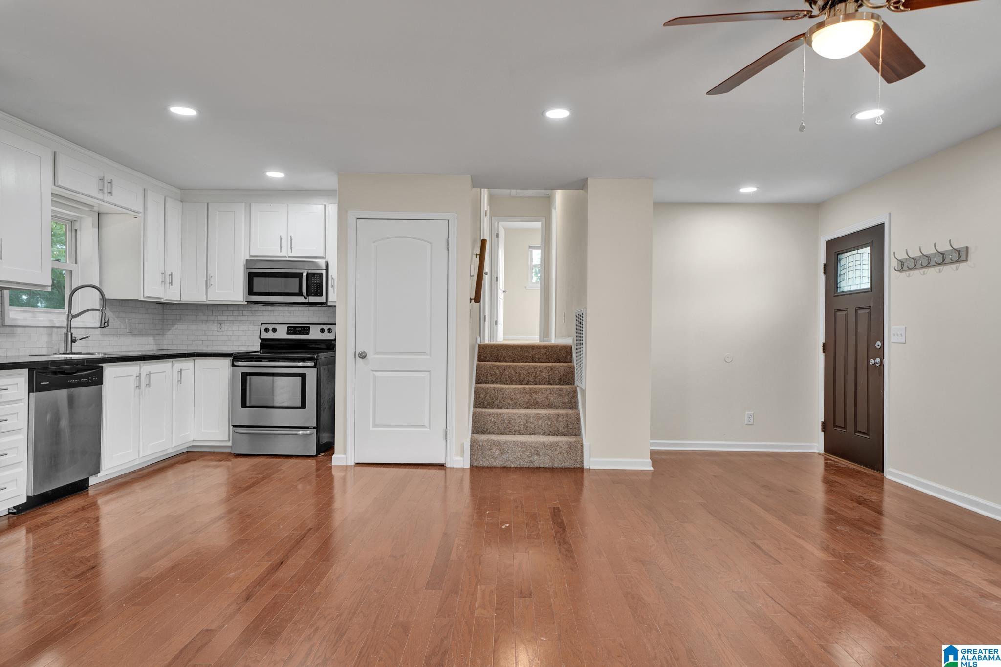 4th image of 1011 Keith Dr, Weaver, AL 36277 | MLS# 21461557