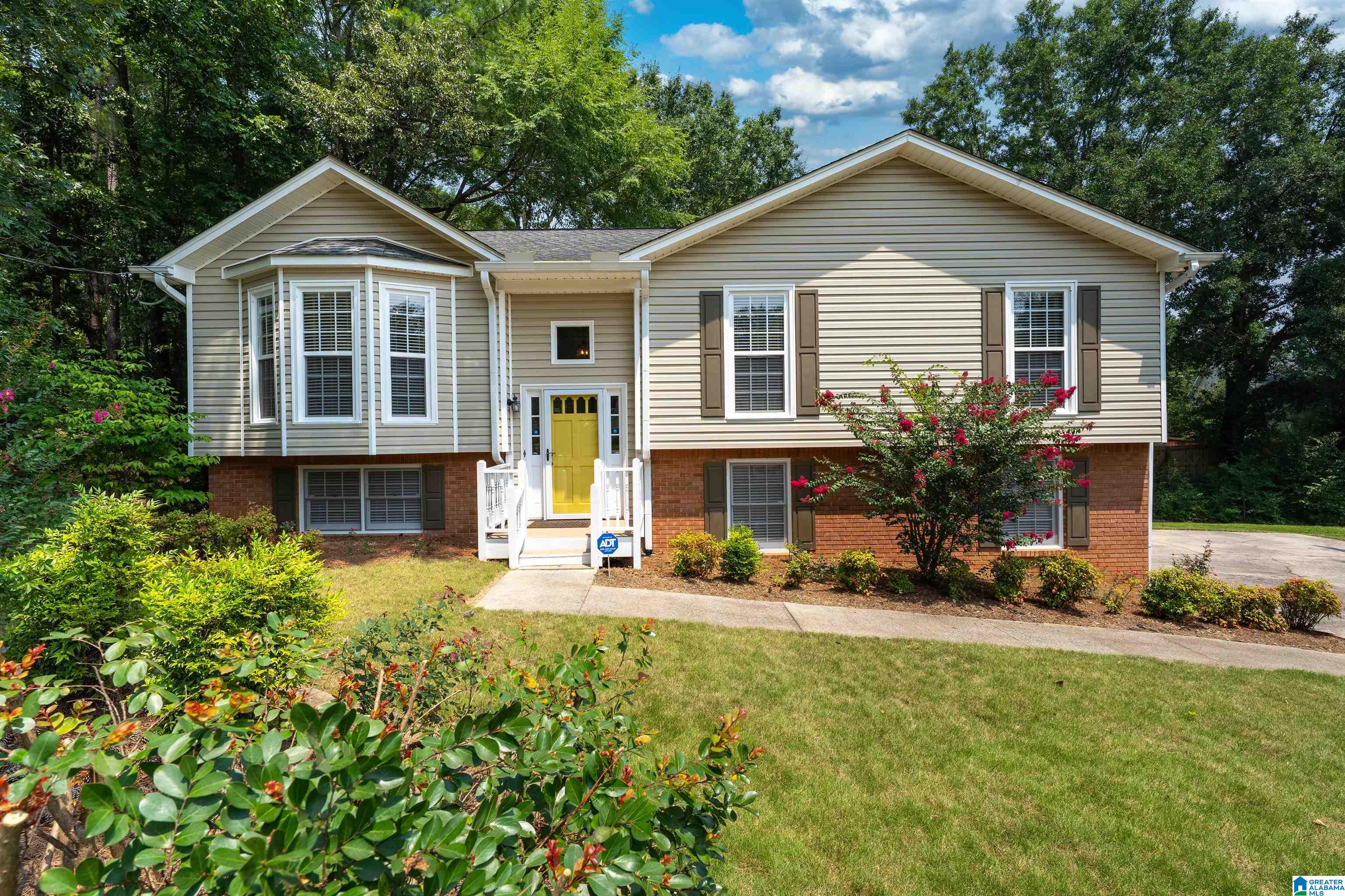 1st image of 107 Shalimar Trace, Alabaster, AL 35007 | MLS# 21461562