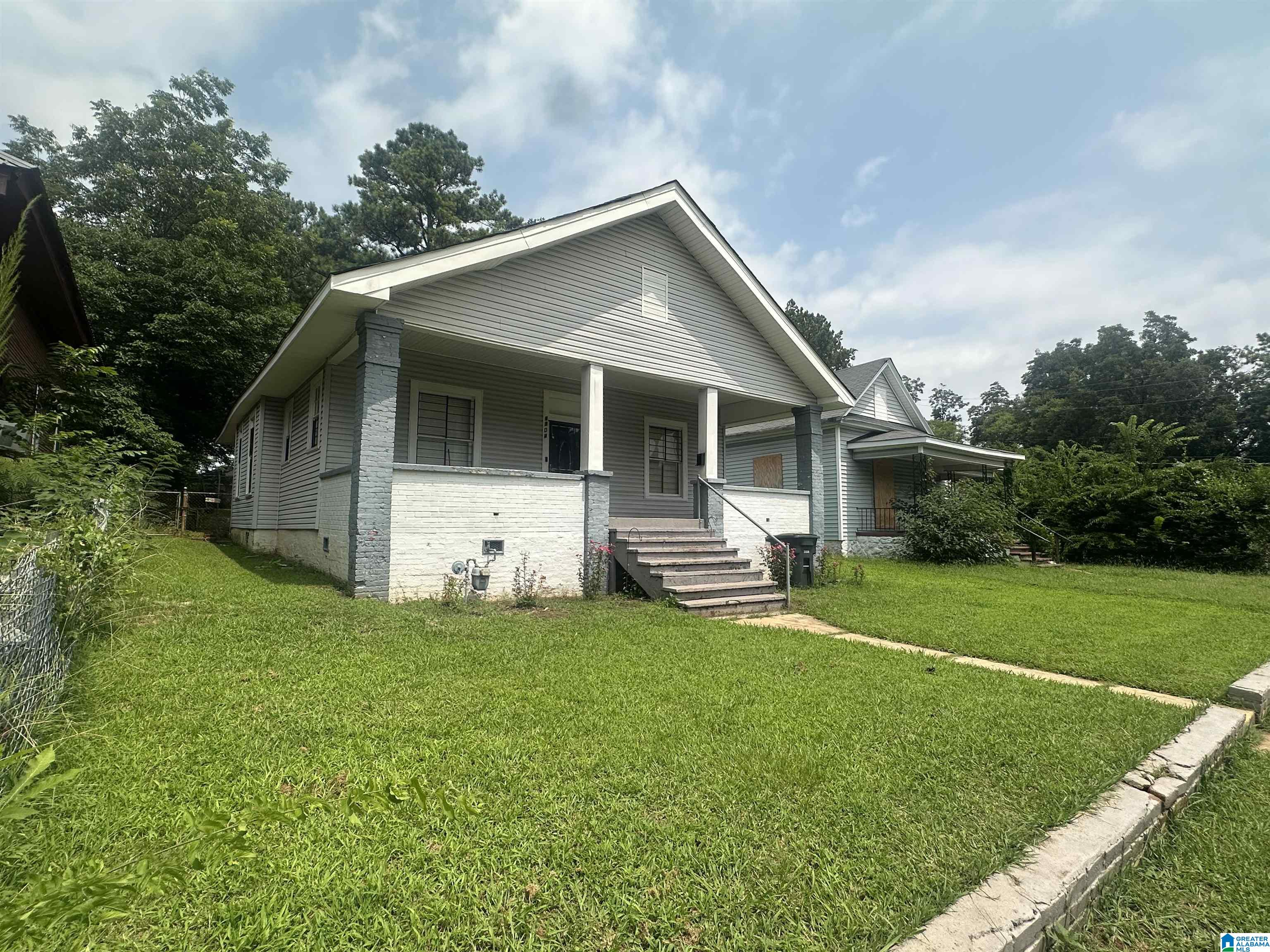 Photo 3 of Single family home for sale at 1704 Mcmillon Ave Sw, Birmingham, AL 35211 | MLS# 21461573 | Listing updated on 2026-08-22