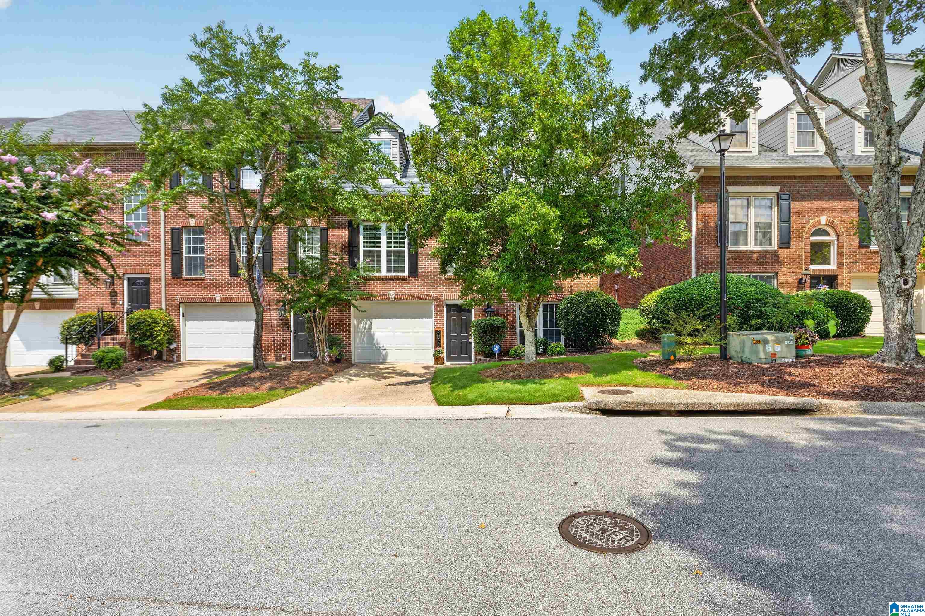 Photo 2 of Townhouse for sale at 207 Meadow Croft Cir, Birmingham, AL 35242 | MLS# 21461583 | Listing updated on 2026-08-18