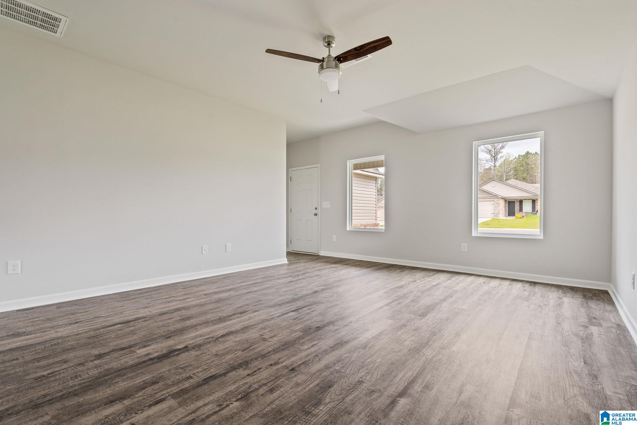 Photo 3 of Single family home for sale at 3095 E Middlebrooke Xing, Odenville, AL 35120 | MLS# 21461588 | Listing updated on 2026-09-12