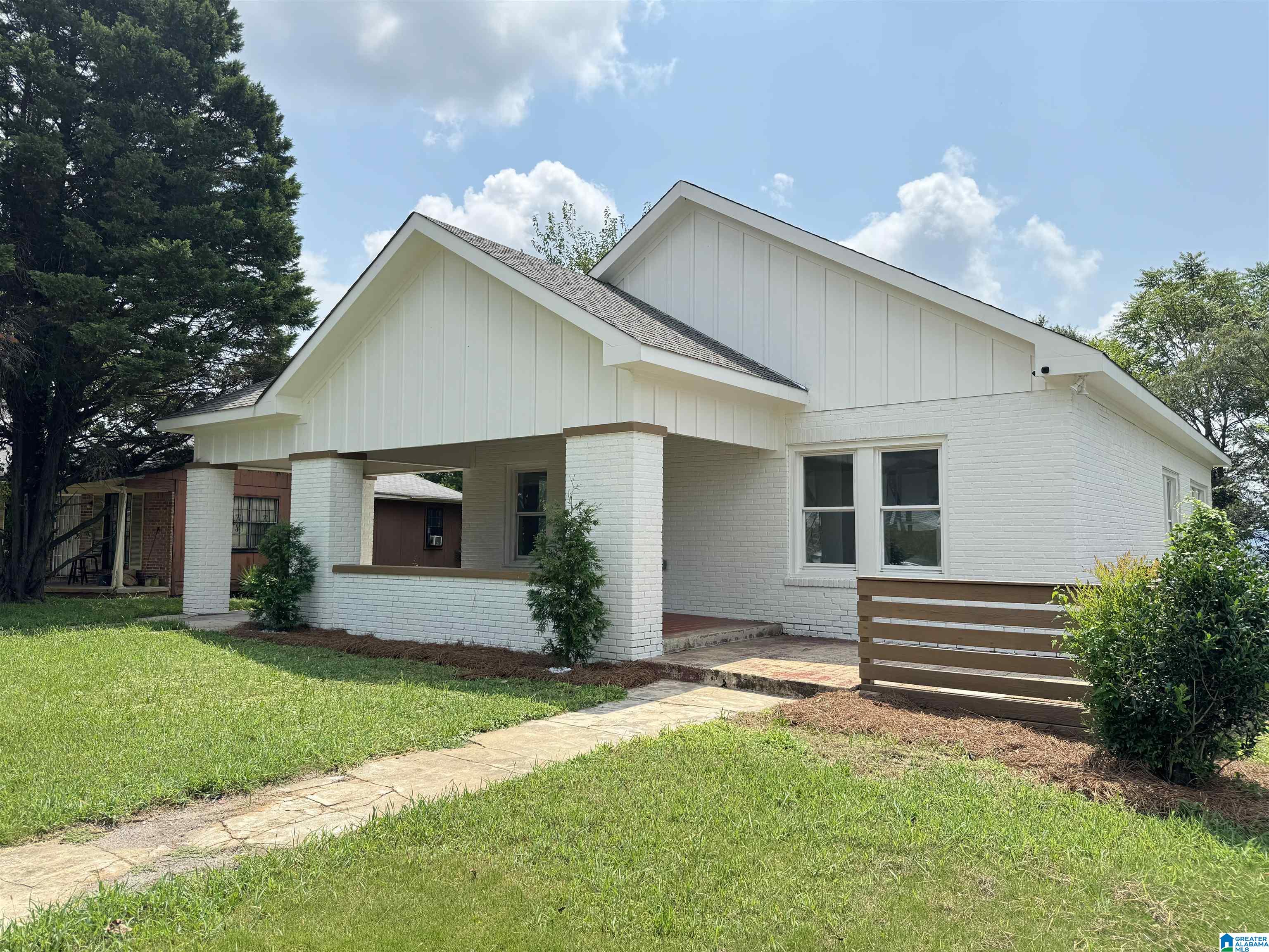 Photo 2 of Sale Pending at 2309 28th Street, Birmingham, AL 35208 | MLS# 21461603 | Listing updated on 2026-09-17