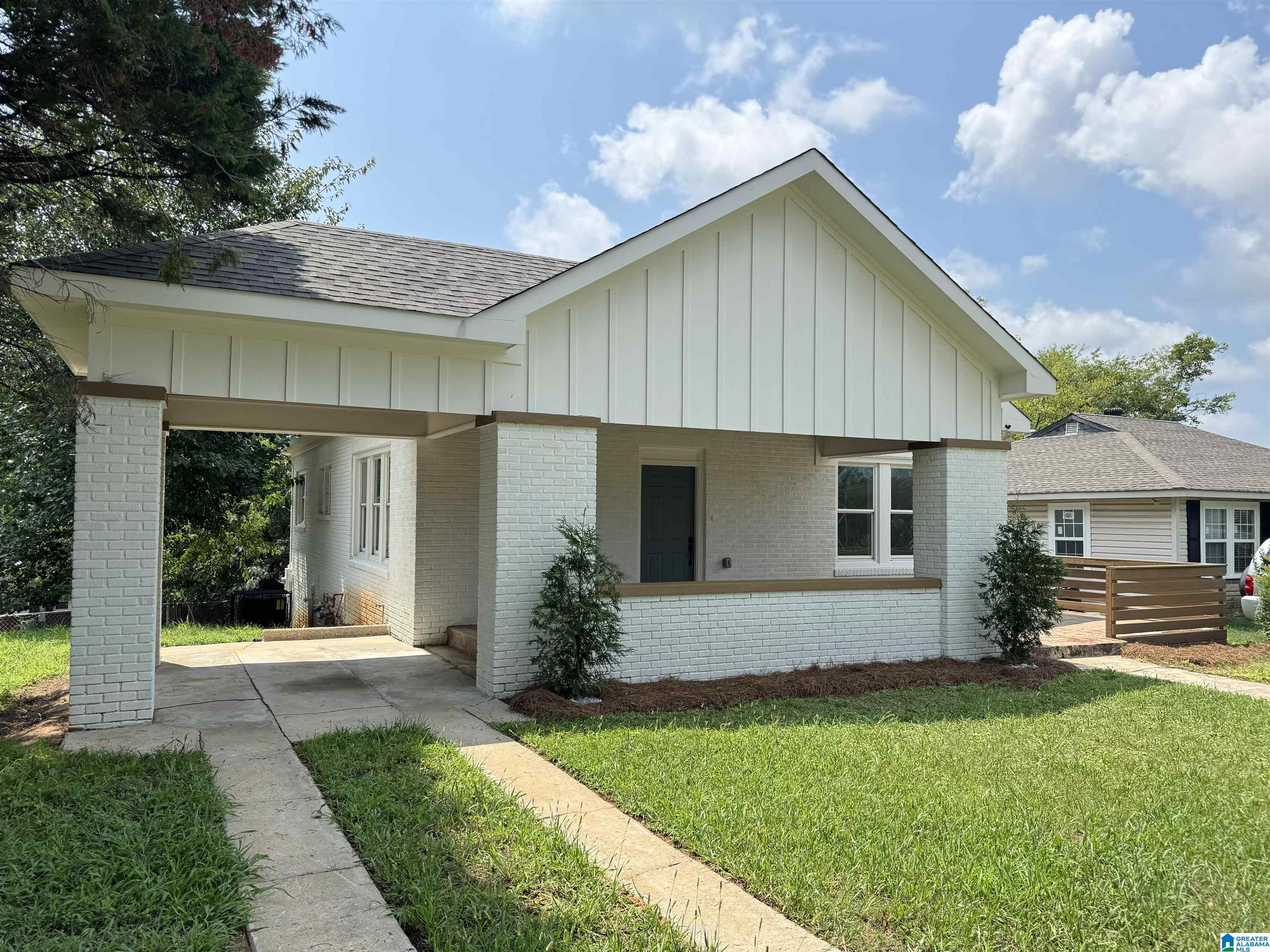 Photo 3 of Sale Pending at 2309 28th Street, Birmingham, AL 35208 | MLS# 21461603 | Listing updated on 2026-09-17