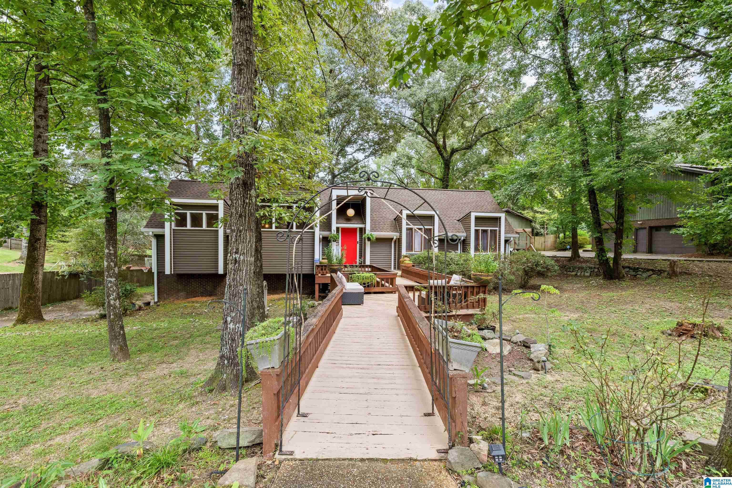 3rd image of 1825 Chandamont Circle, Pelham, AL 35124 | MLS# 21461661
