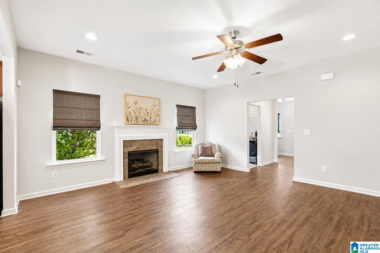 Photo 3 of Single family home for sale at 324 Shelby Farms Ln, Alabaster, AL 35007 | MLS# 21461672 | Listing updated on 2026-09-23