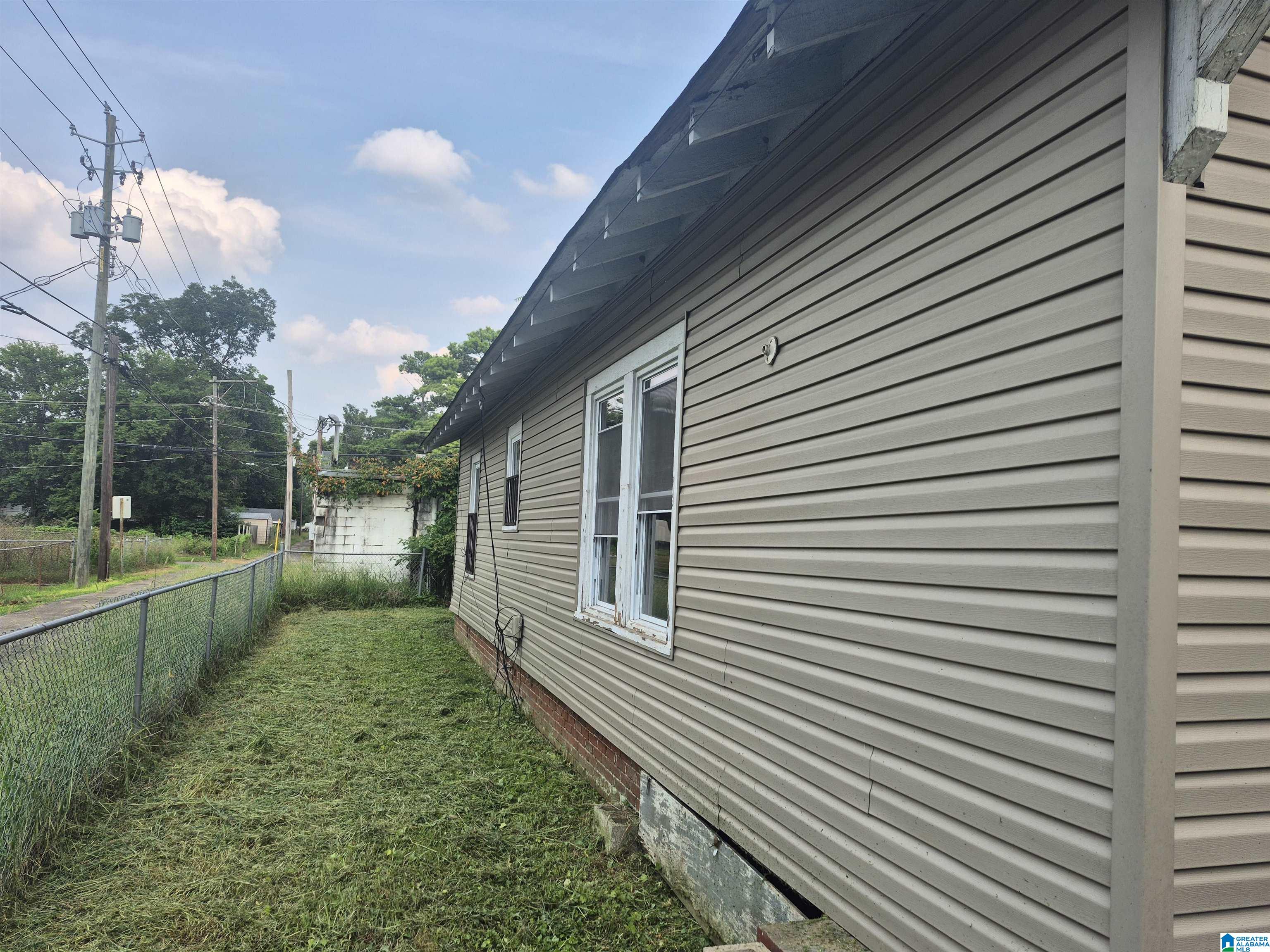 Photo 3 of Single family home for sale at 1628 52nd Street, Birmingham, AL 35208 | MLS# 21461713 | Listing updated on 2026-09-05