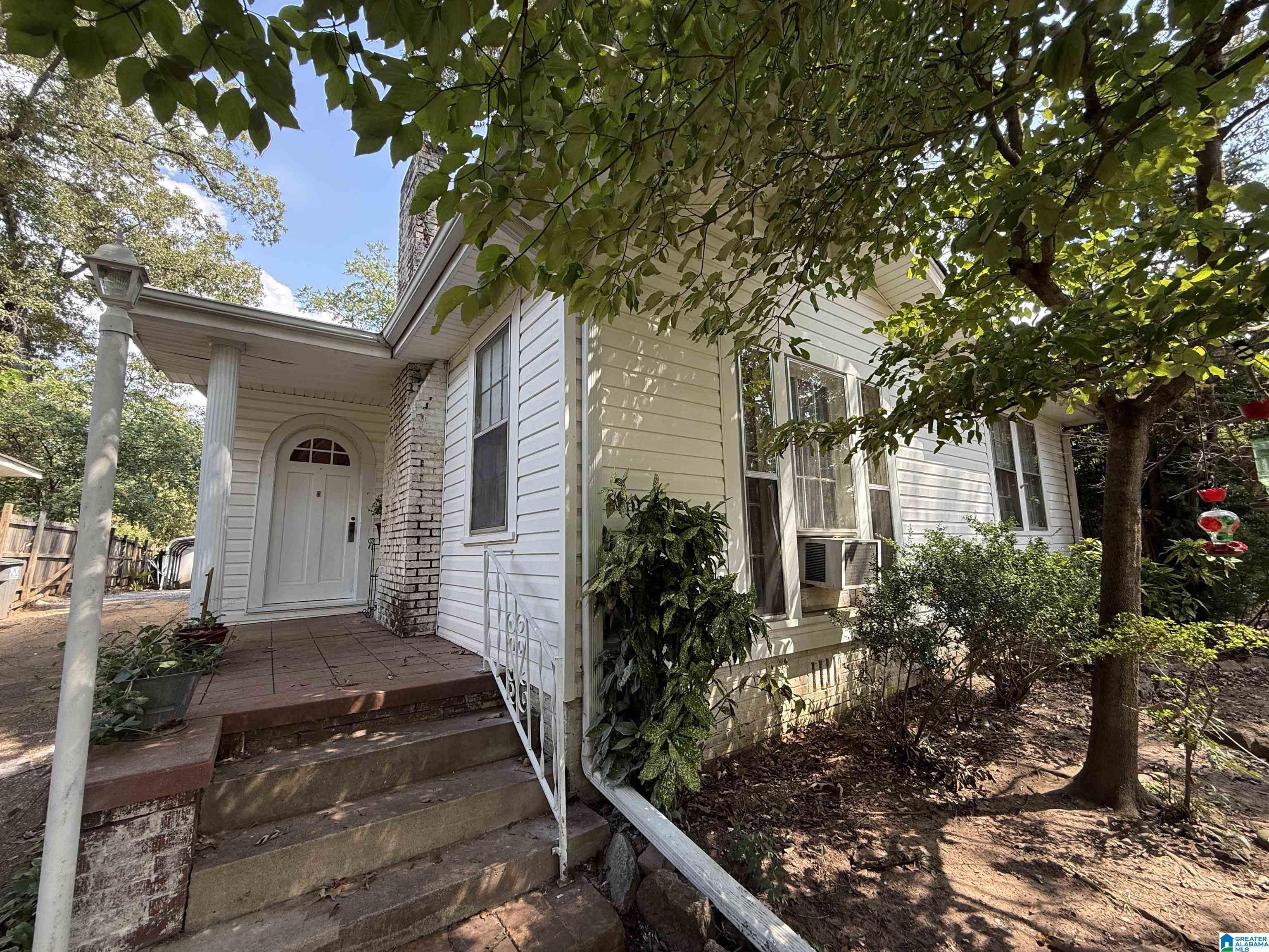 Photo 3 of Single family home for sale at 3007 Circle Dr, Bessemer, AL 35023 | MLS# 21461790 | Listing updated on 2026-09-05