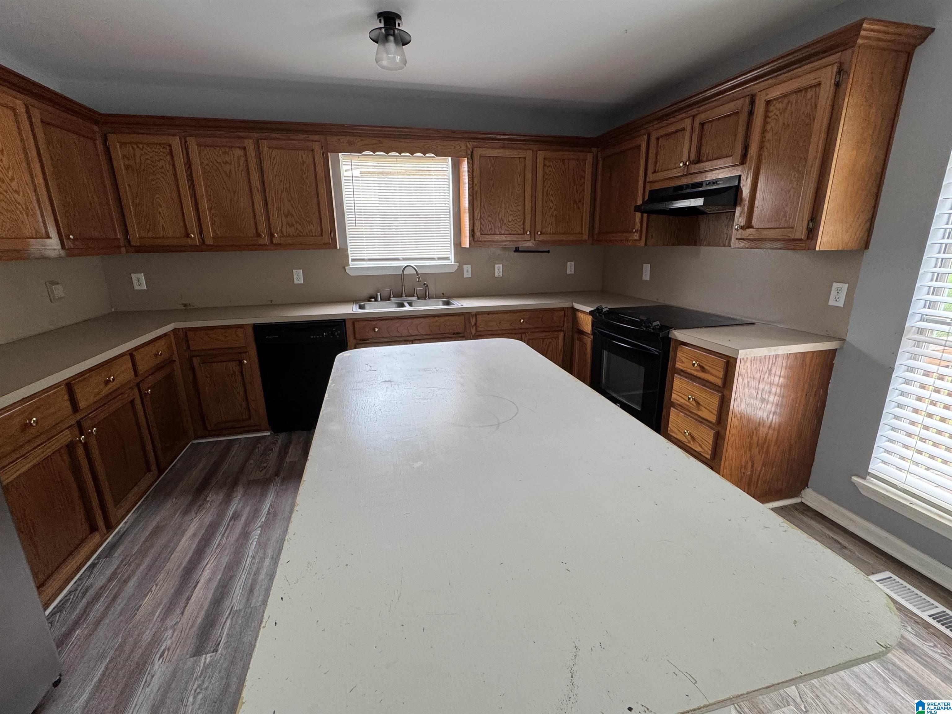 3rd image of 117 Fairlane Dr, Pleasant Grove, AL 35127 | MLS# 21461812
