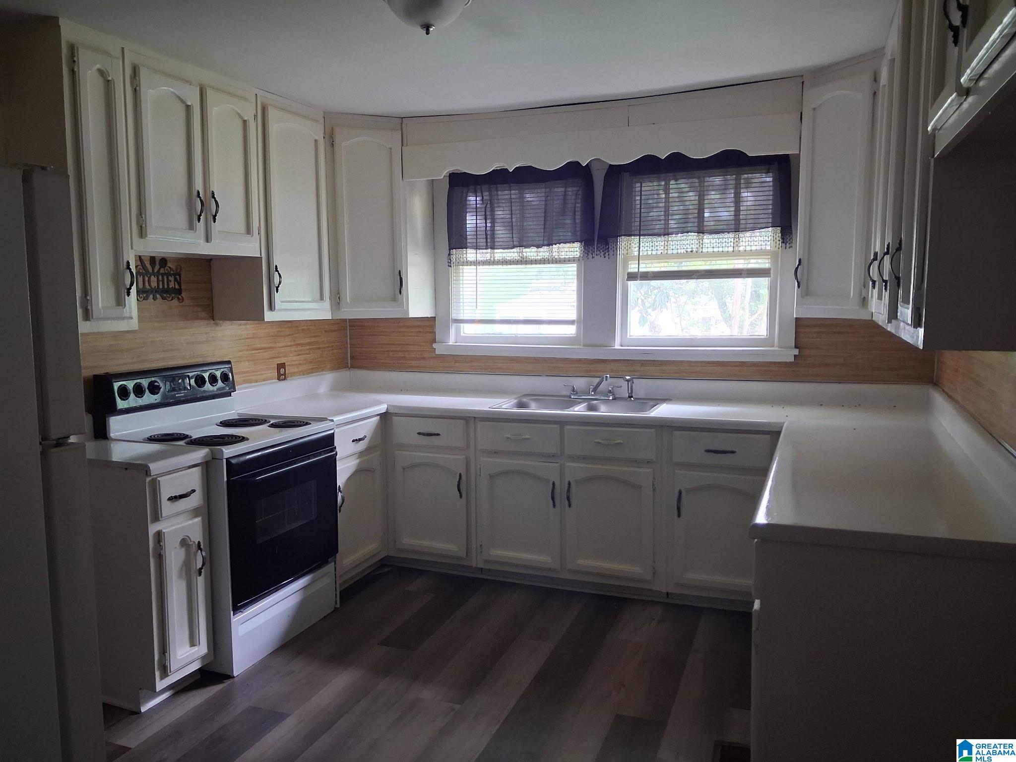 Photo 3 of Single family home for sale at 1829 Hoke Ave, Birmingham, AL 35217 | MLS# 21461902 | Listing updated on 2026-08-12