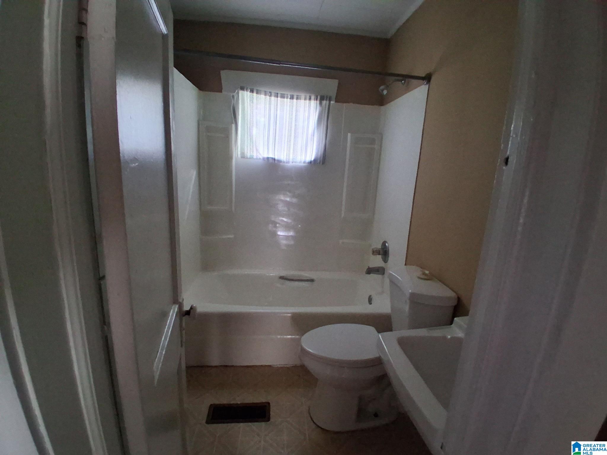 Photo 4 of Single family home for sale at 1829 Hoke Ave, Birmingham, AL 35217 | MLS# 21461902 | Listing updated on 2026-08-12