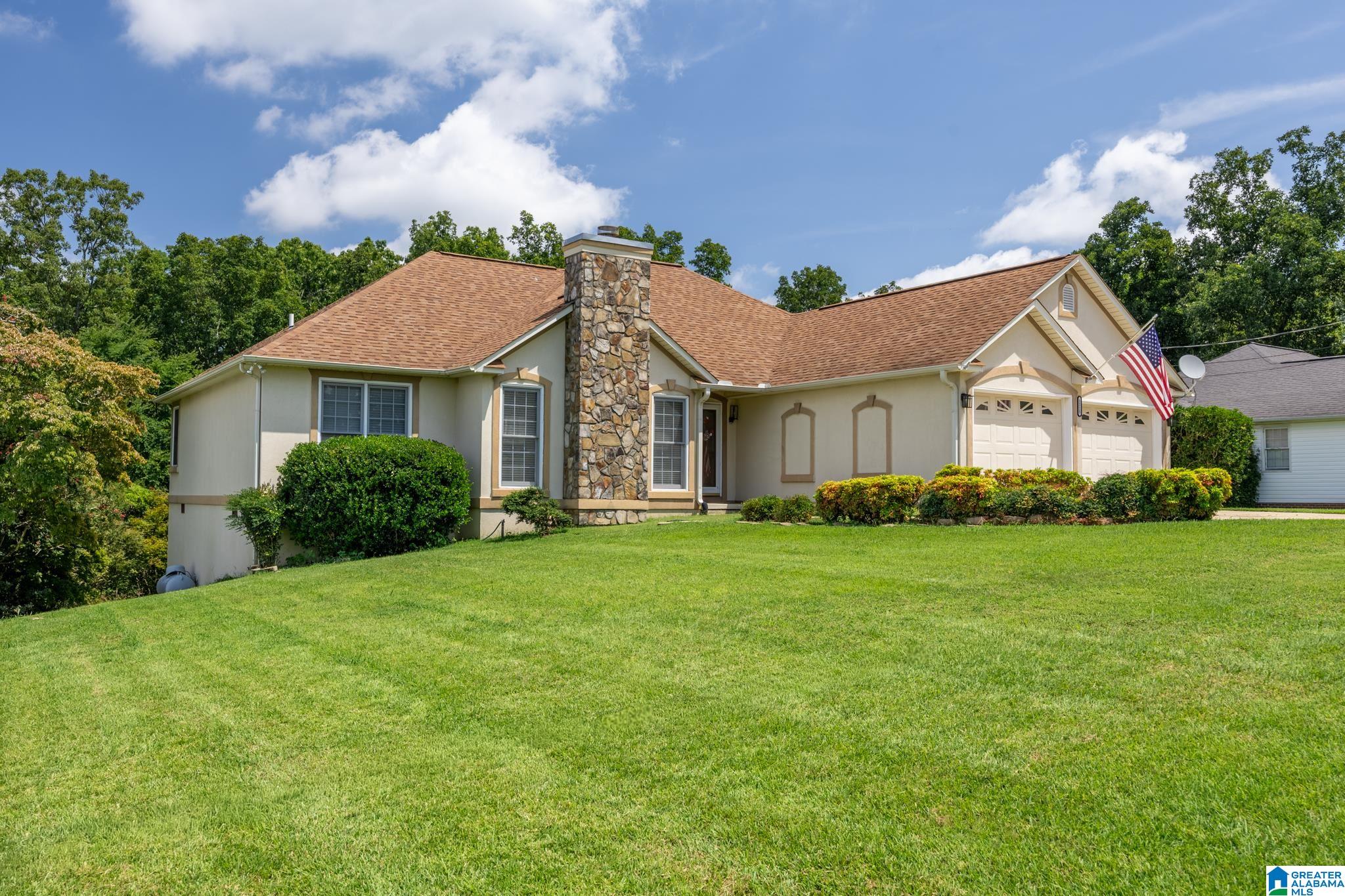 Photo 1 of Sale Pending at 1215 Shadecrest Rd, Anniston, AL 36206 | MLS# 21461937 | Listing updated on 2026-09-14