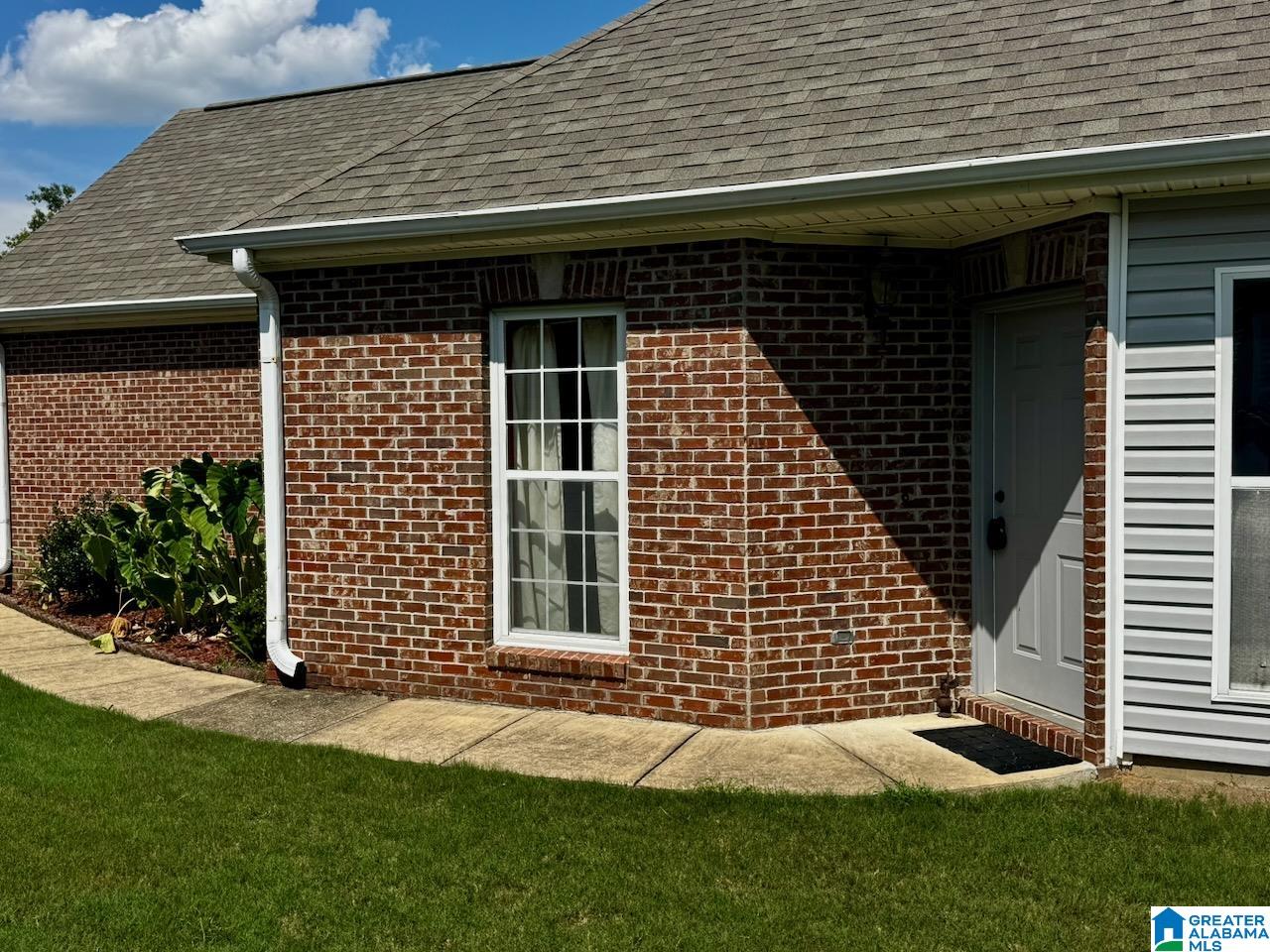 Photo 3 of Single family home for sale at 110 High Ridge Tr, Pelham, AL 35124 | MLS# 21461954 | Listing updated on 2026-08-12