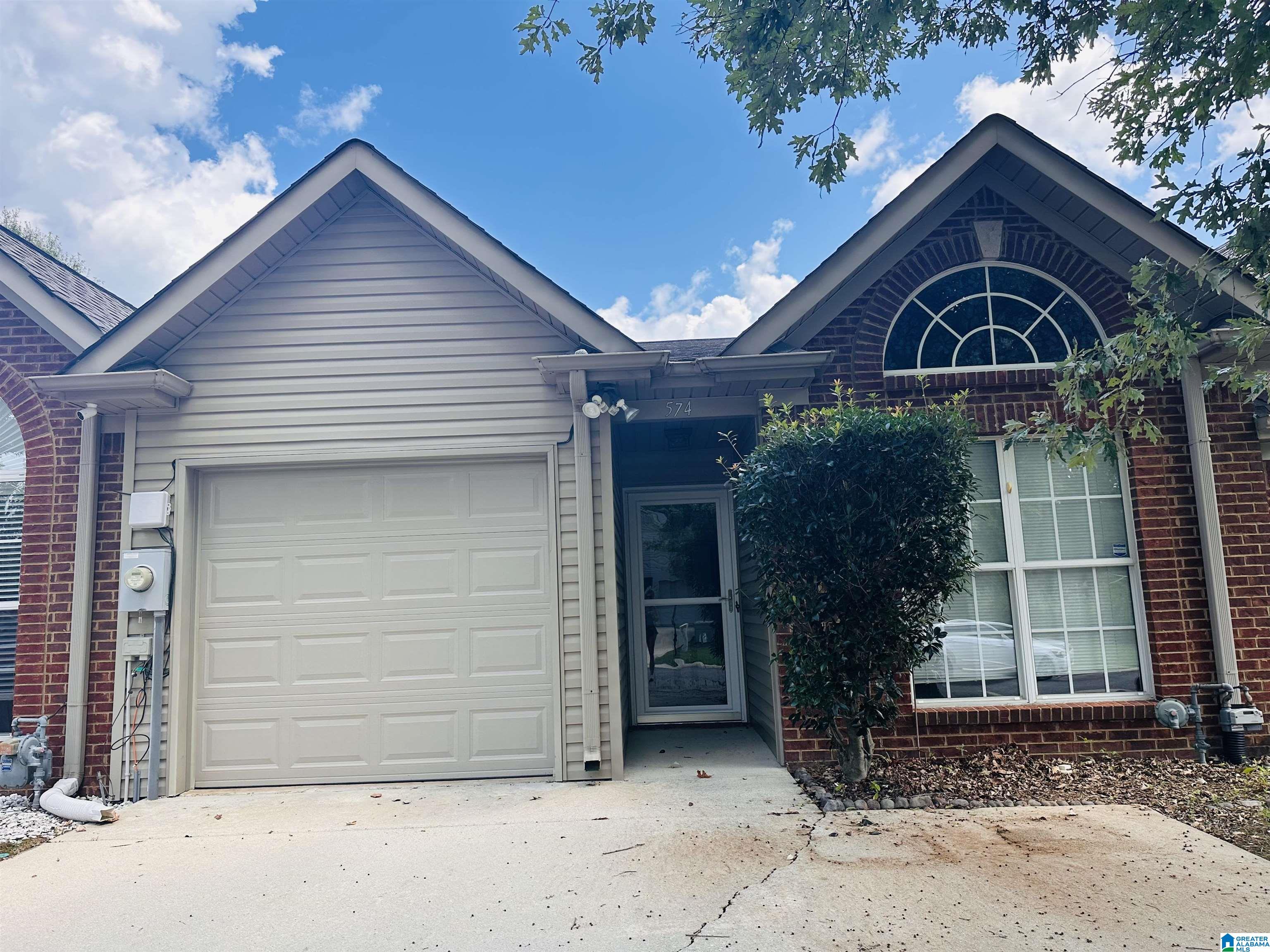 2nd image of 574 Cahaba Manor Dr, Pelham, AL 35124 | MLS# 21461970
