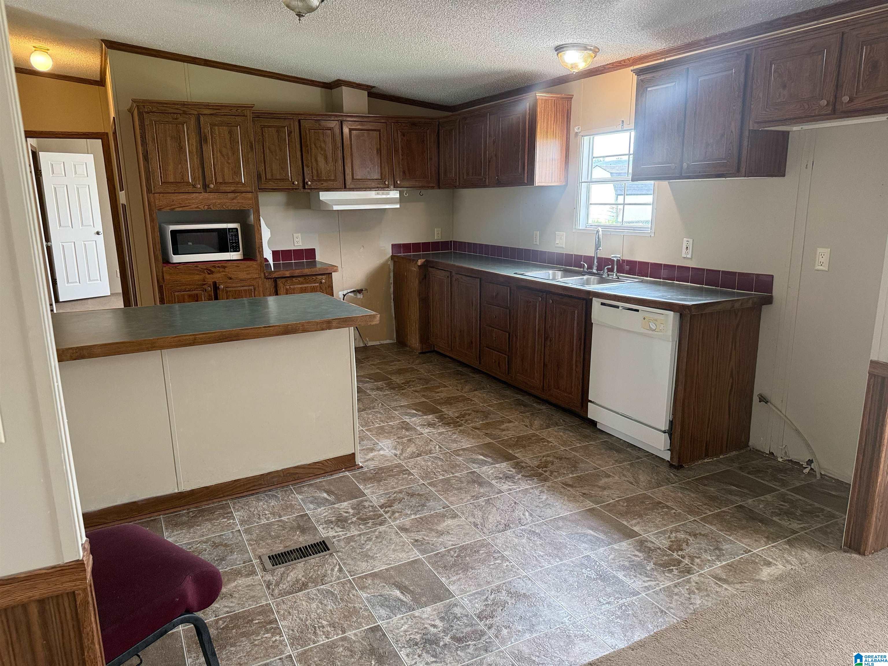 Photo 2 of Single family home for sale at 35 Arika Ln, Ohatchee, AL 36271 | MLS# 21461971 | Listing updated on 2026-08-29