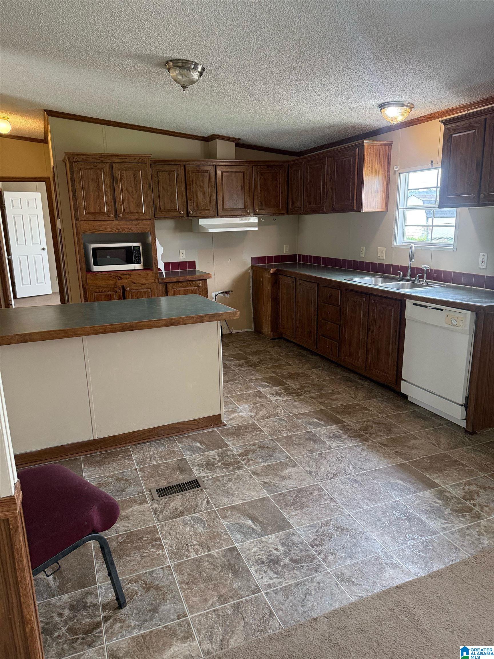 Photo 3 of Single family home for sale at 35 Arika Ln, Ohatchee, AL 36271 | MLS# 21461971 | Listing updated on 2026-08-29
