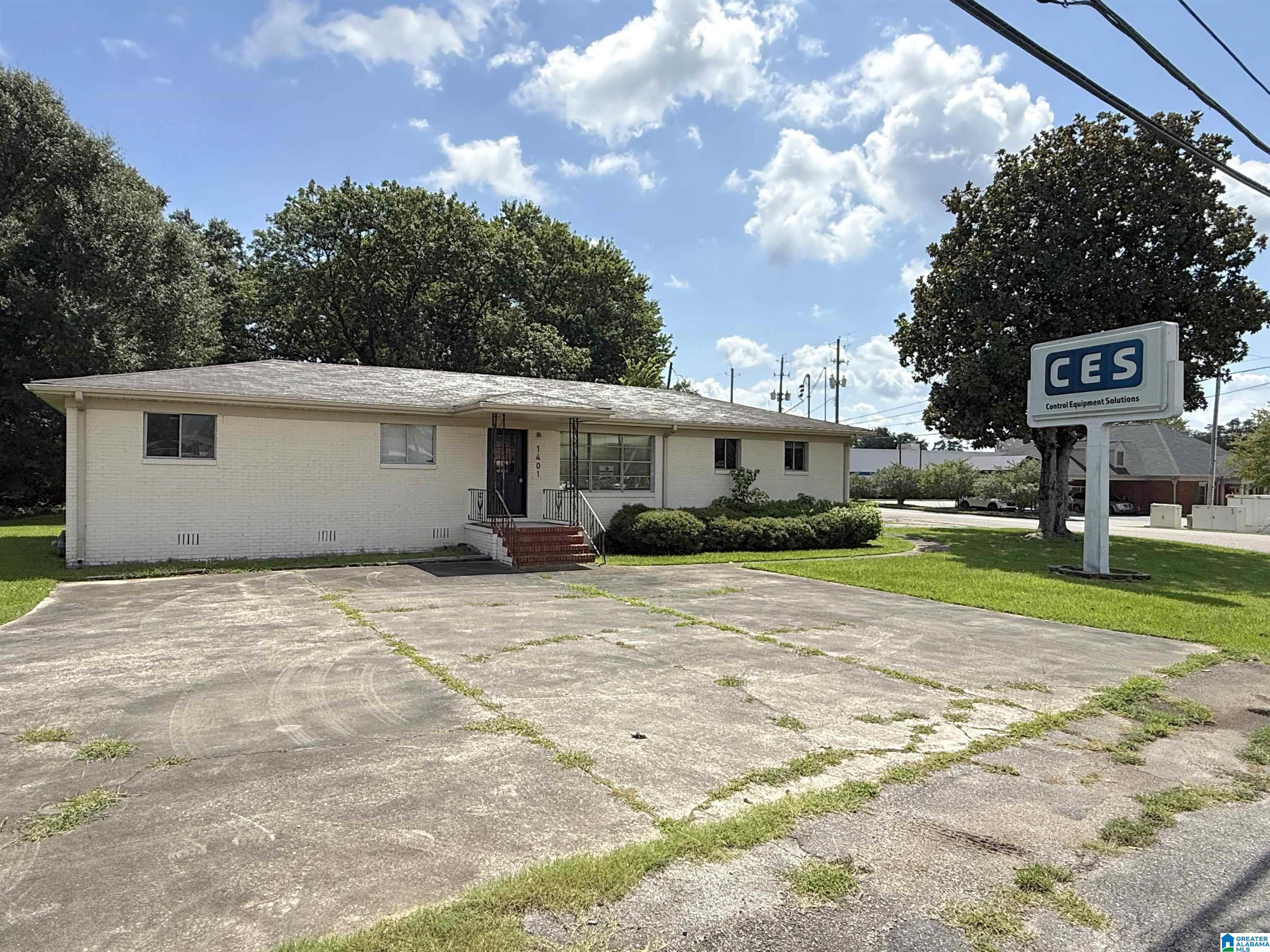 1401 THOMPSON CIRCLE