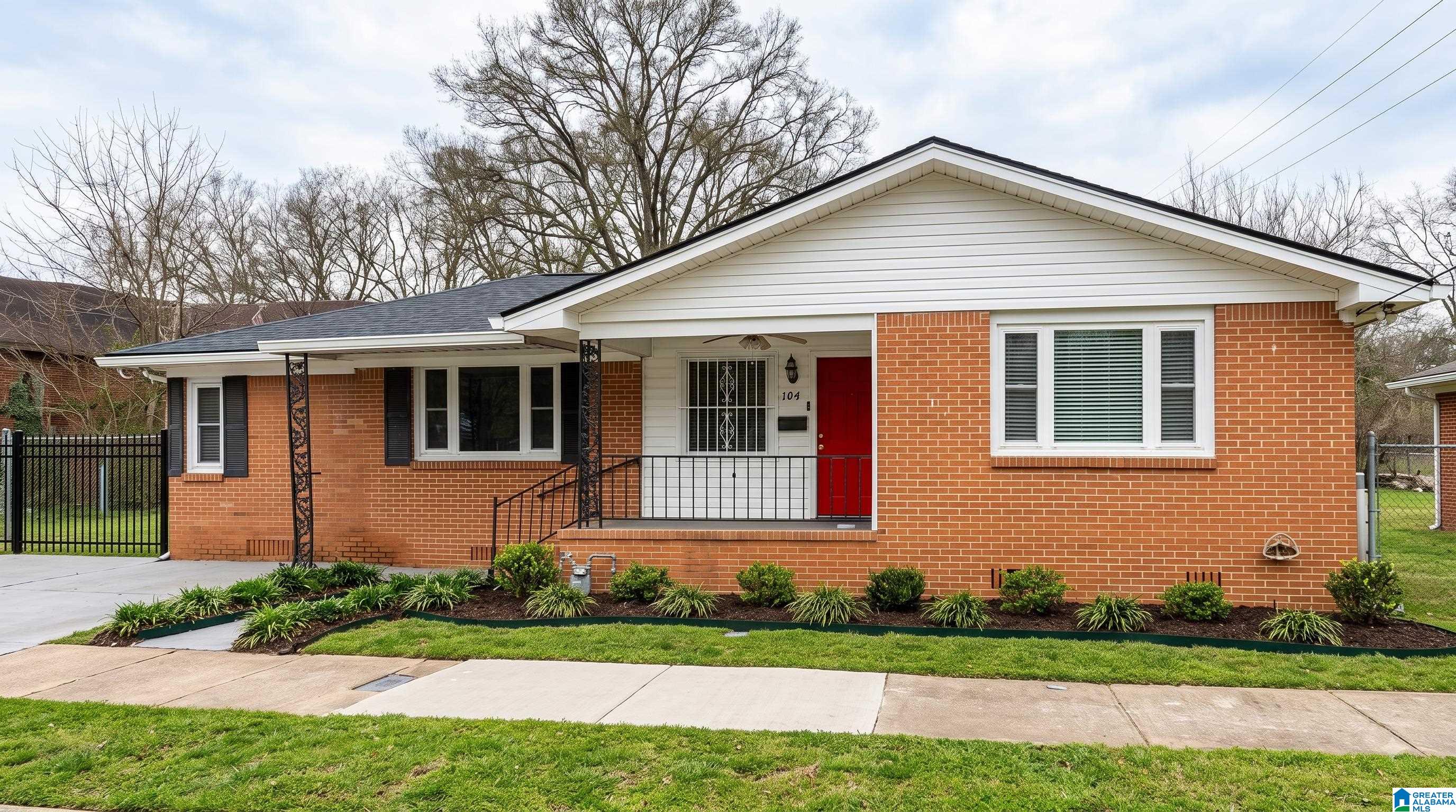 1st image of 104 S M Street, Selma, AL 36703 | MLS# 21461985