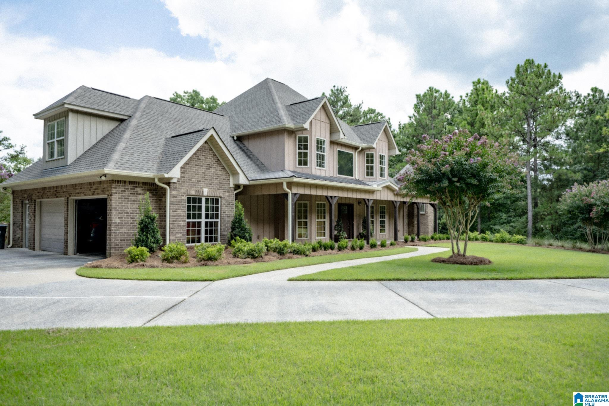 Photo 4 of Single family home for sale at 1035 Tara Dr, Columbiana, AL 35051 | MLS# 21461998 | Listing updated on 2026-09-01