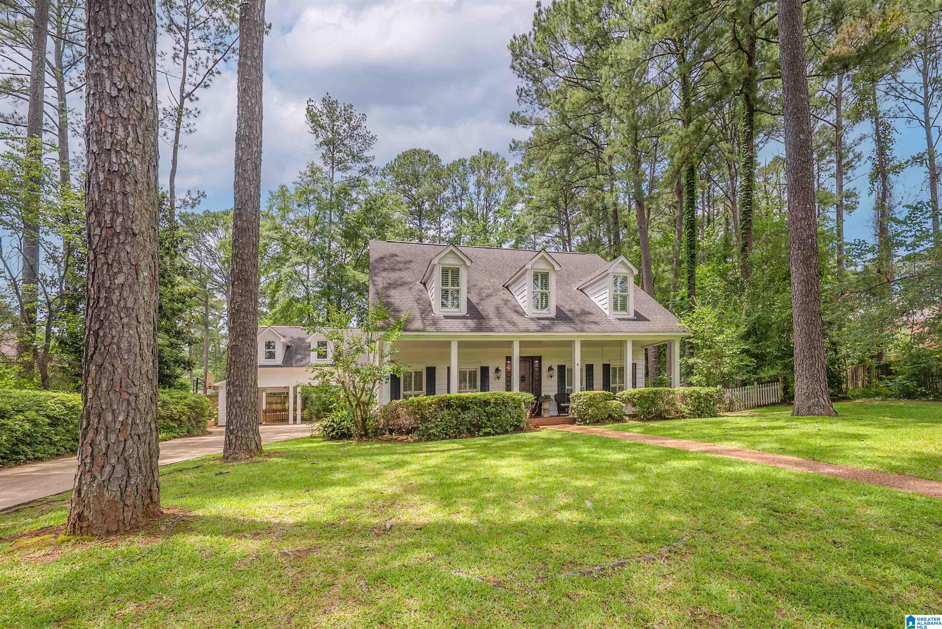 Photo 3 of Single family home for sale at 2400 Yorktown Dr, Tuscaloosa, AL 35406 | MLS# 21462019 | Listing updated on 2026-08-13