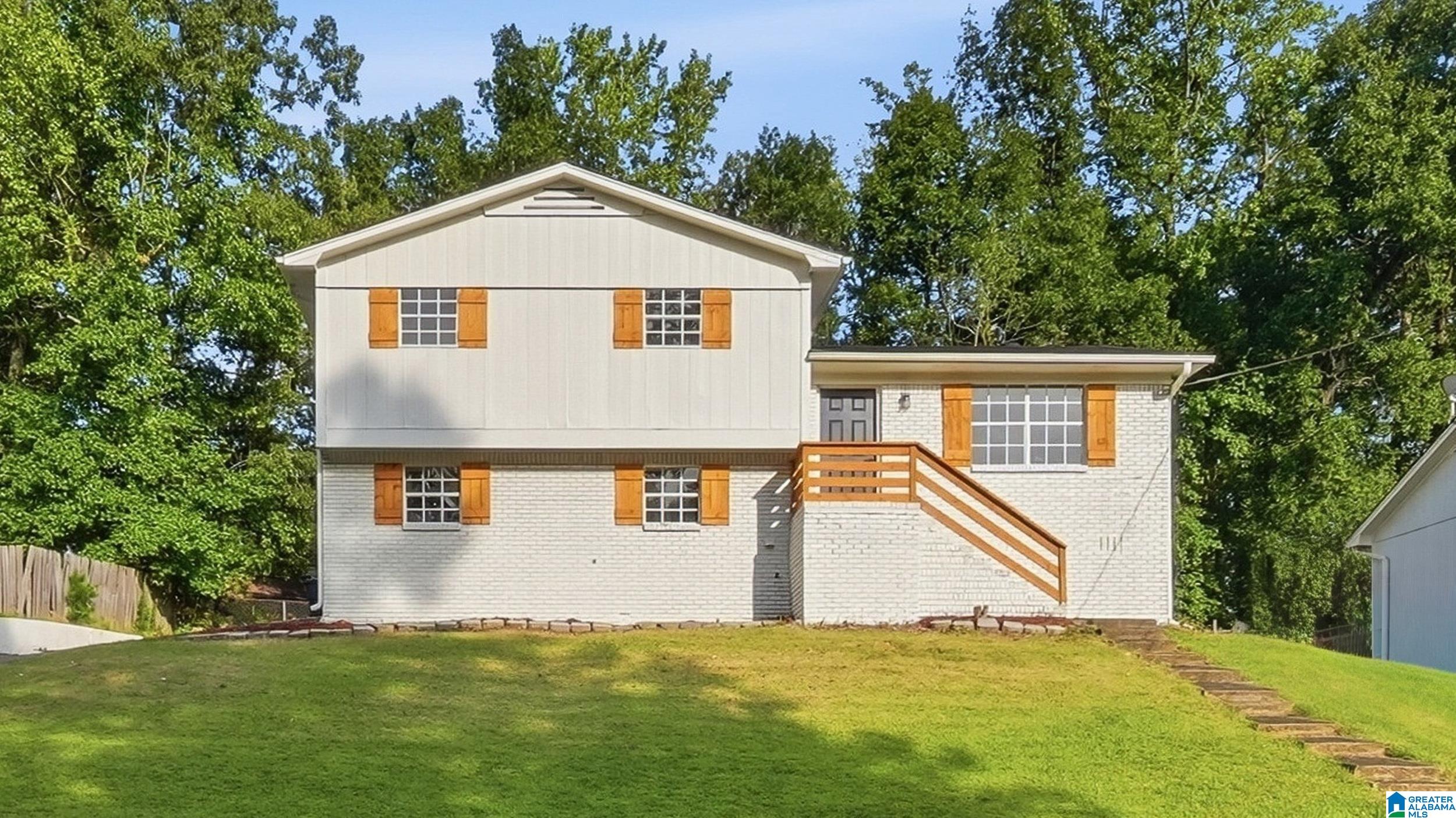 Photo 1 of Sale Pending at 1415 Creekwood Cir, Birmingham, AL 35235 | MLS# 21462020 | Listing updated on 2026-09-10