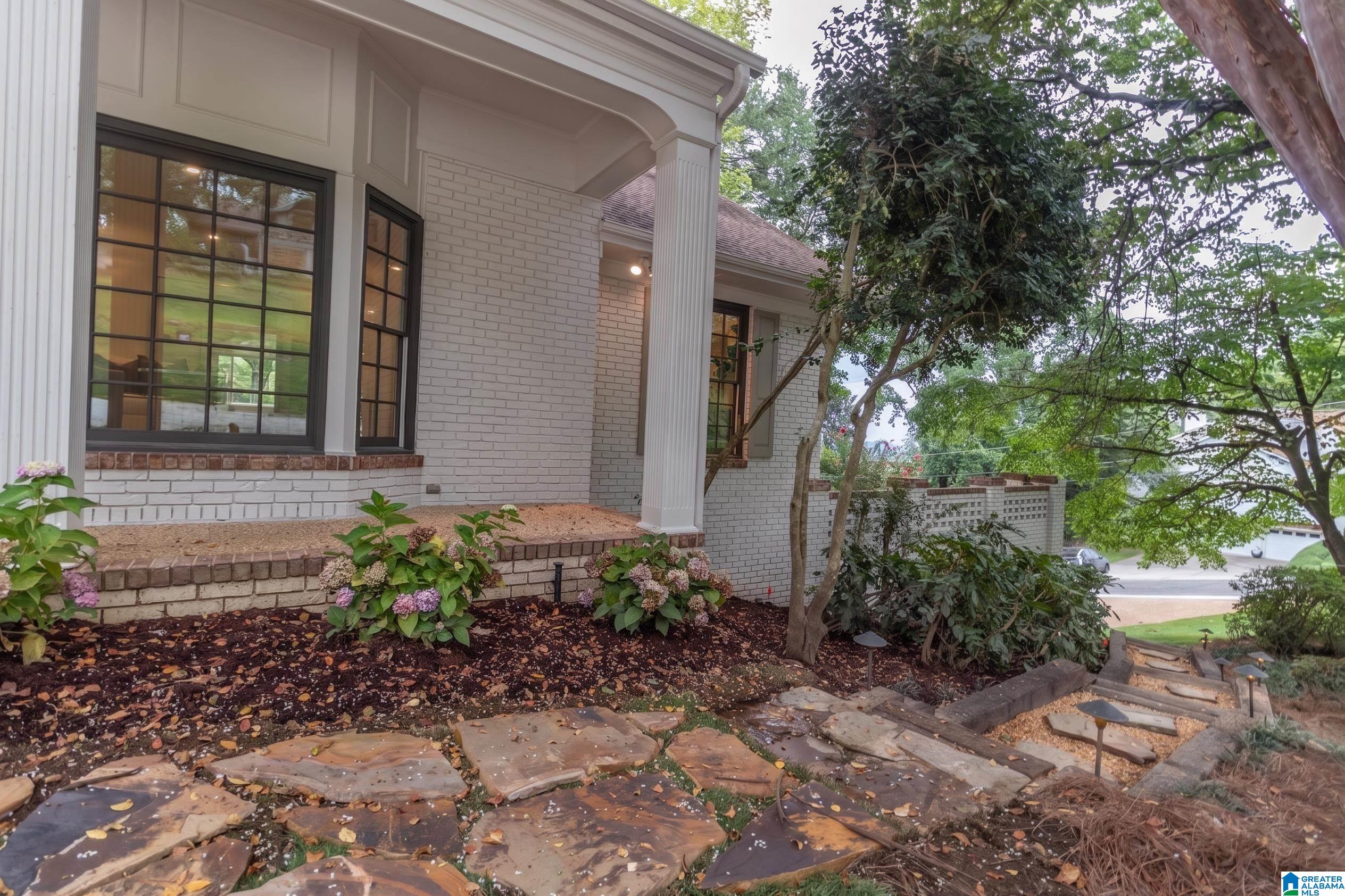 3rd image of 321 Vesclub Dr, Vestavia, AL 35216 | MLS# 21462101