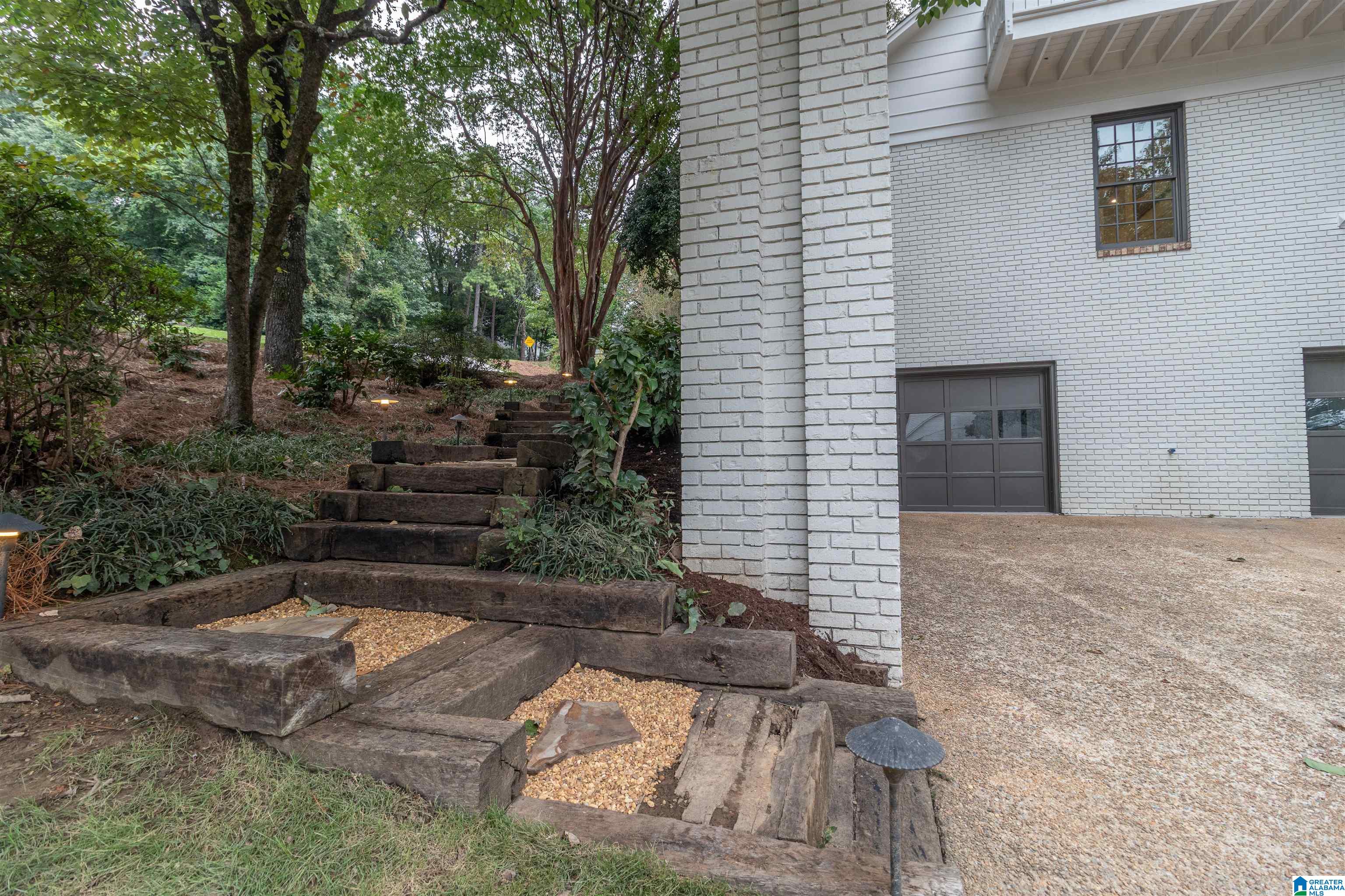 4th image of 321 Vesclub Dr, Vestavia, AL 35216 | MLS# 21462101