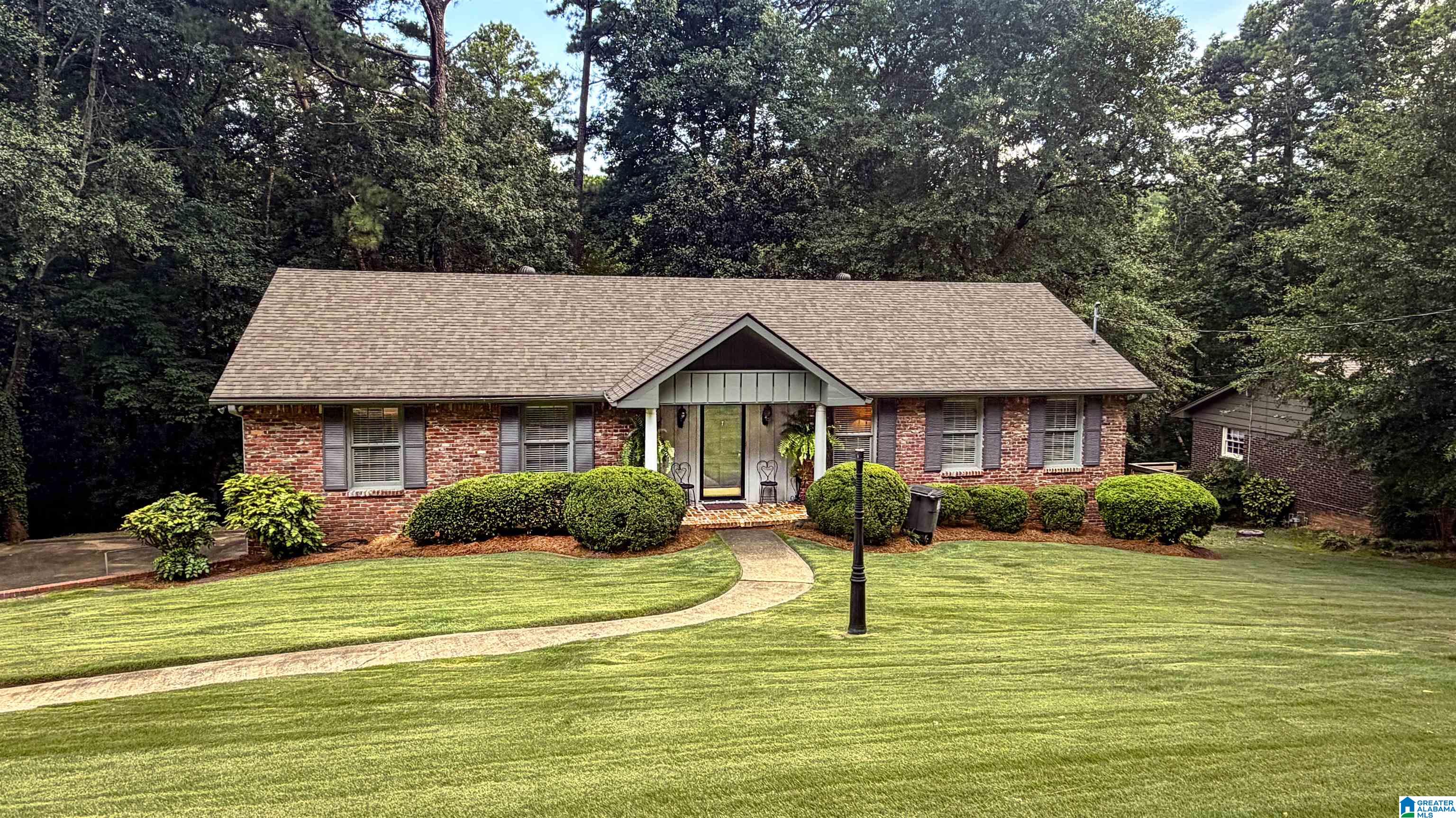 Photo 1 of Sale Pending at 2442 Gawain Dr, Hoover, AL 35226 | MLS# 21462107 | Listing updated on 2026-08-19