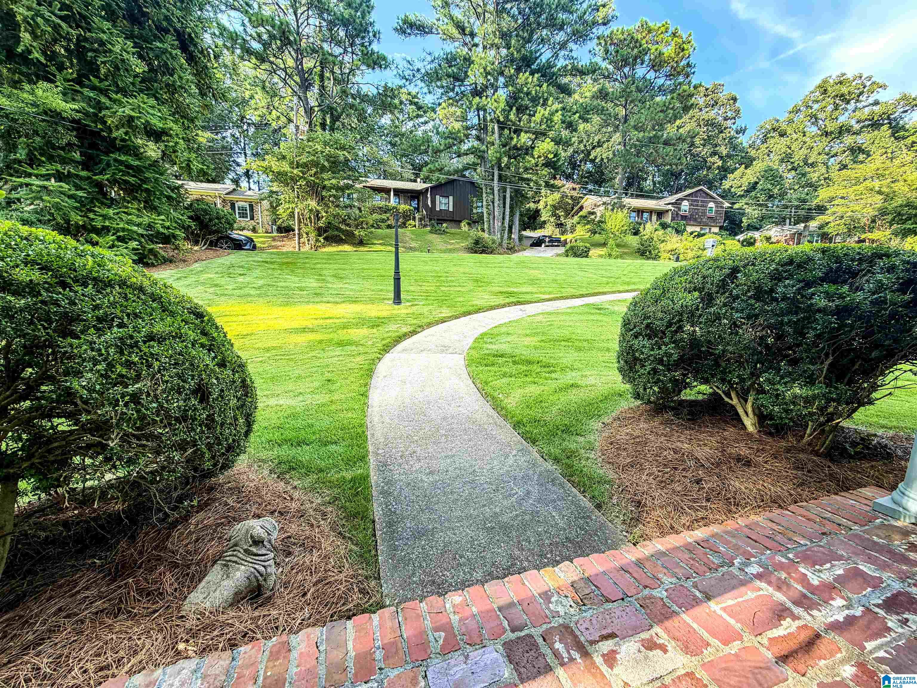 Photo 2 of Sale Pending at 2442 Gawain Dr, Hoover, AL 35226 | MLS# 21462107 | Listing updated on 2026-08-19