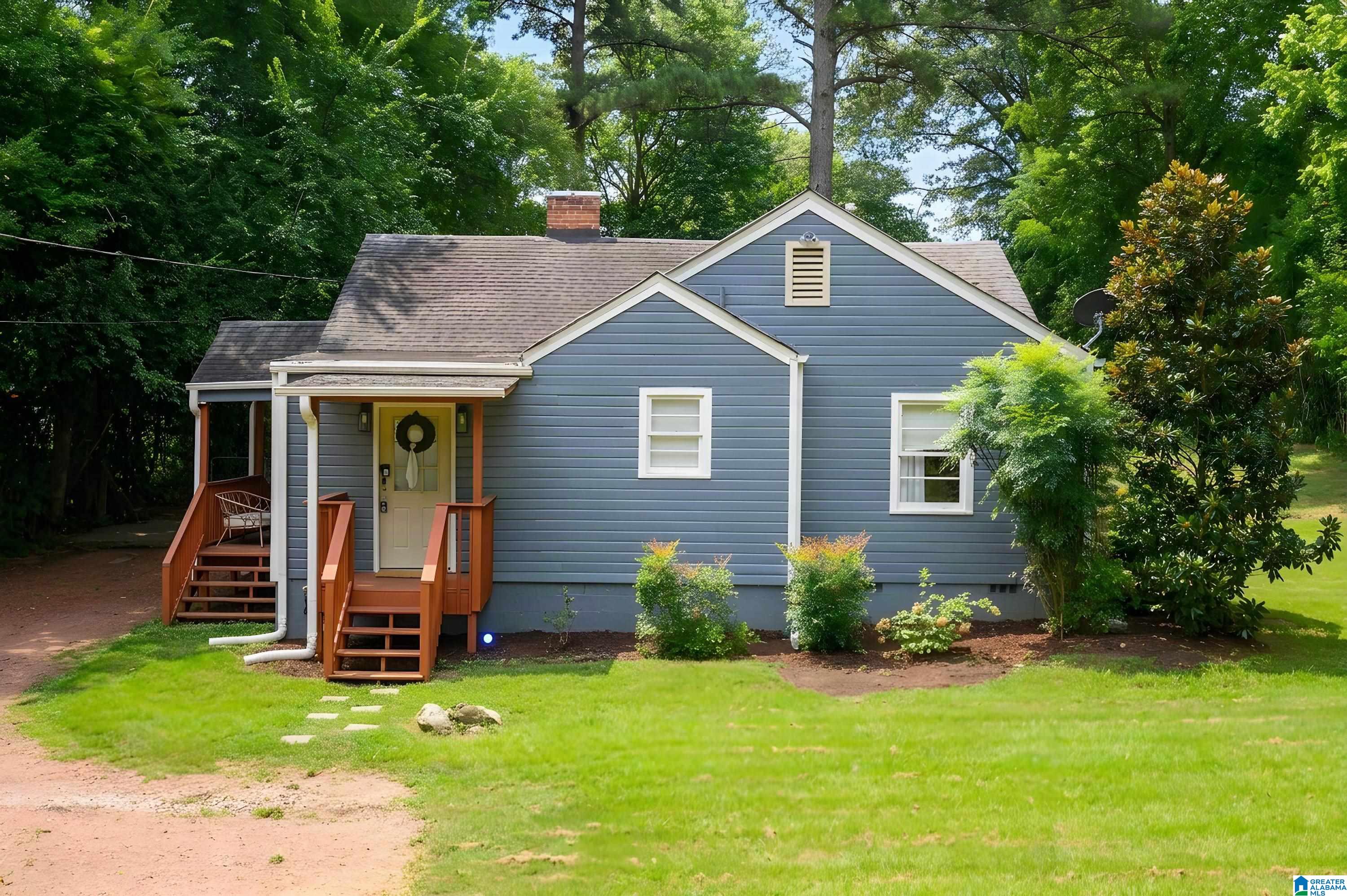 Photo 2 of Single family home for sale at 2112 Lester Ln, Hoover, AL 35226 | MLS# 21462139 | Listing updated on 2026-09-16