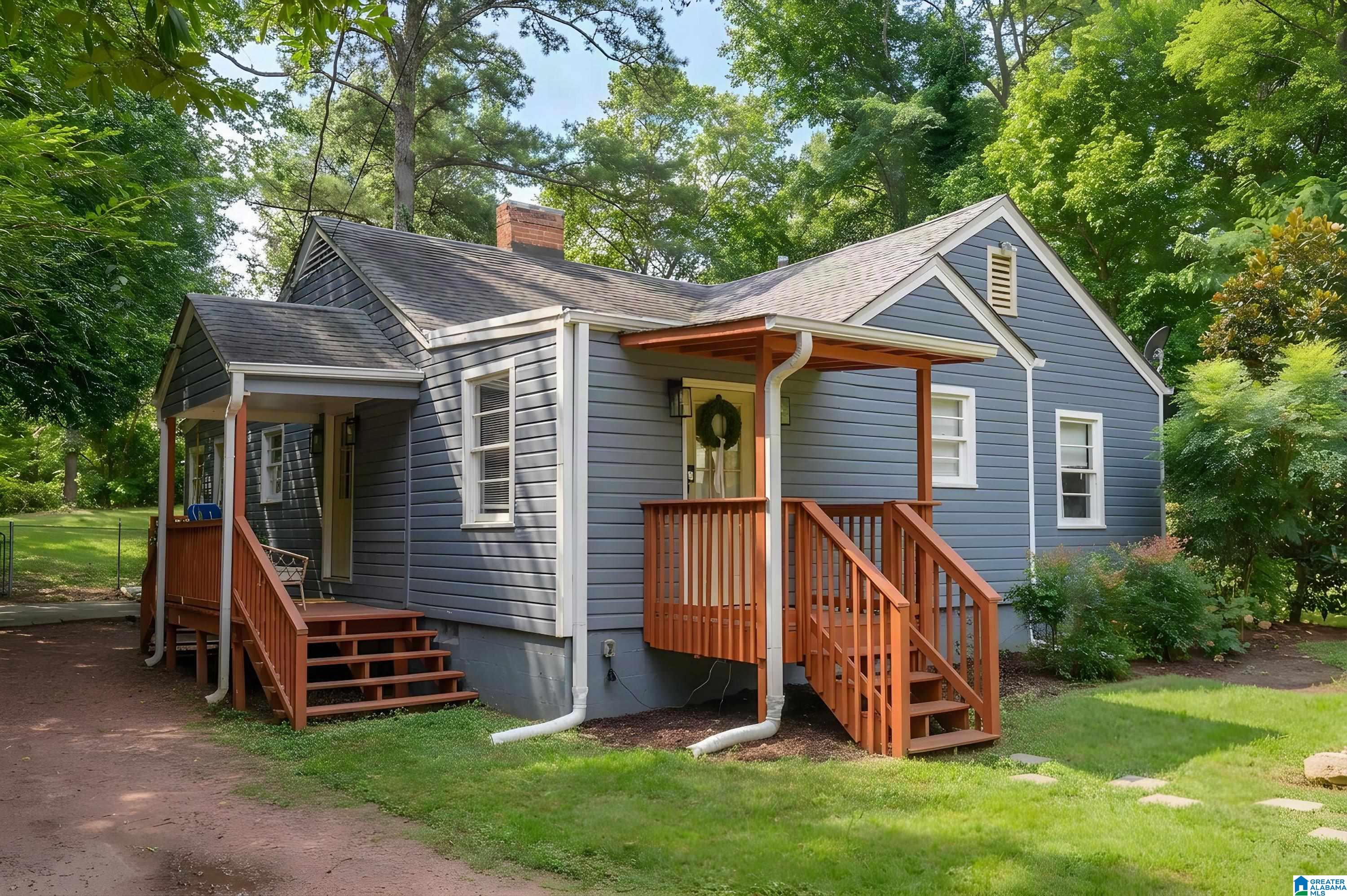 Photo 3 of Single family home for sale at 2112 Lester Ln, Hoover, AL 35226 | MLS# 21462139 | Listing updated on 2026-09-16