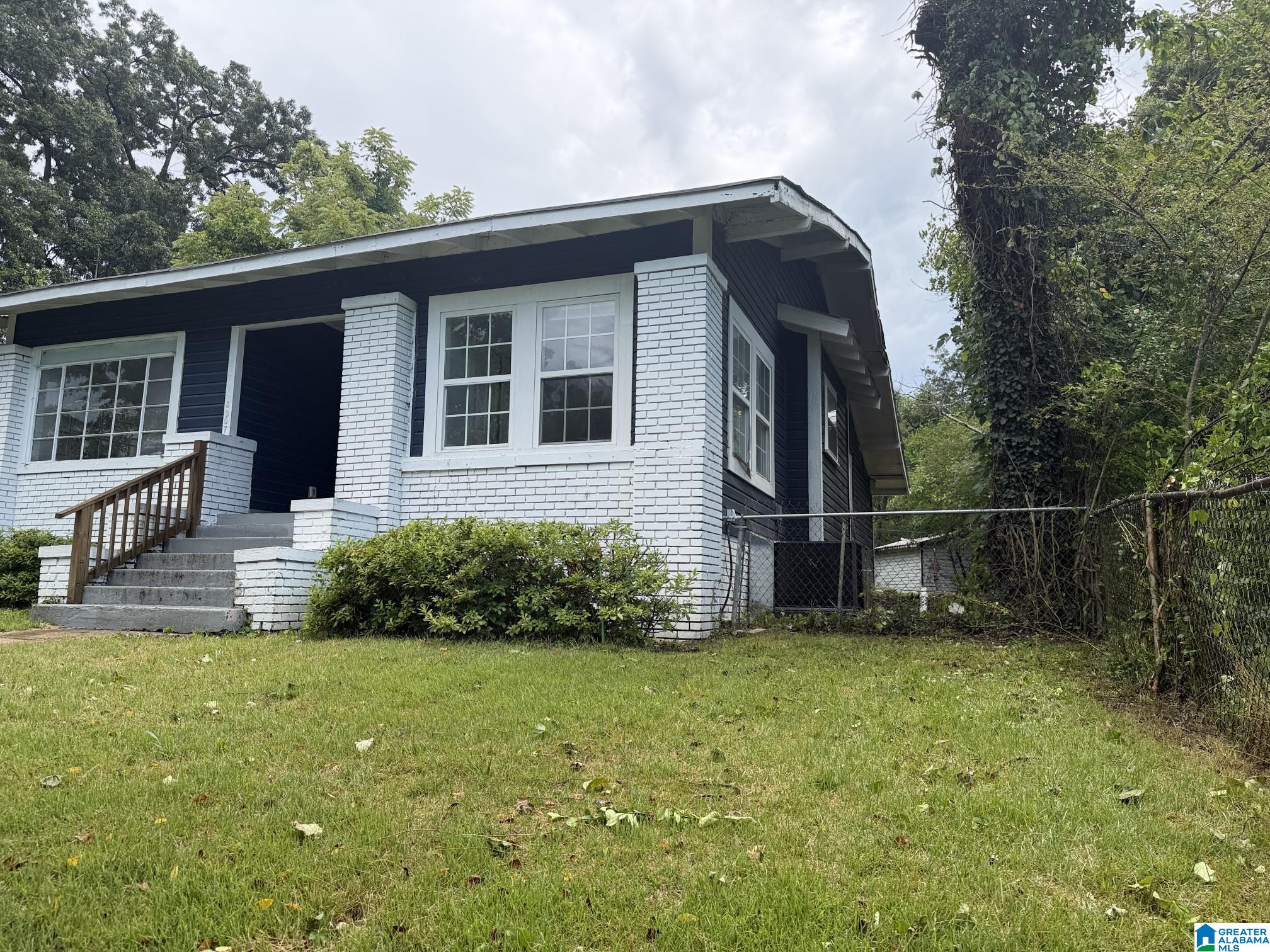 Photo 3 of Sale Pending at 3007 17th St Ensley, Birmingham, AL 35208 | MLS# 21462148 | Listing updated on 2026-09-18