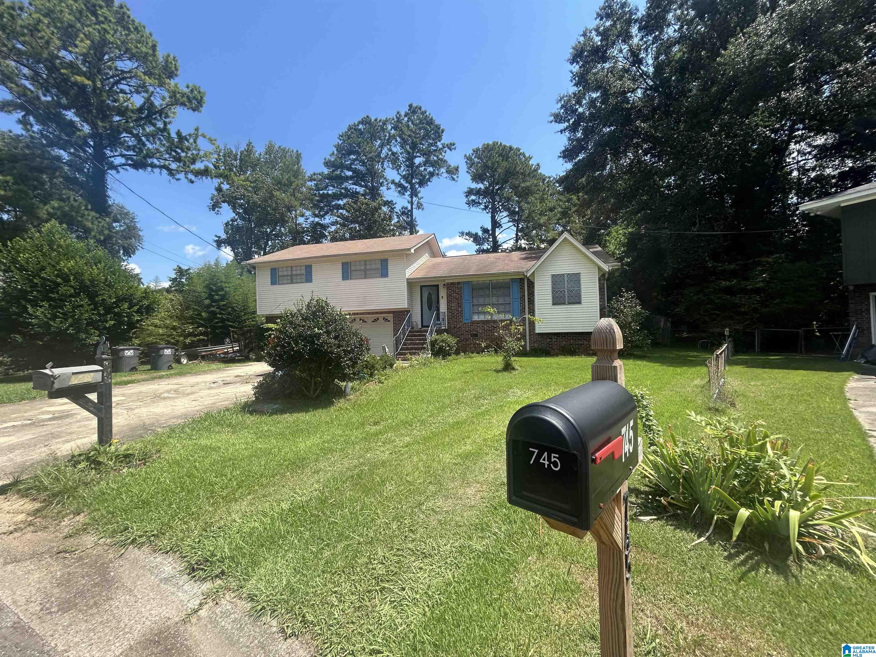 1st image of 749 Parkmoor Circle, Hueytown, AL 35022 | MLS# 21462174