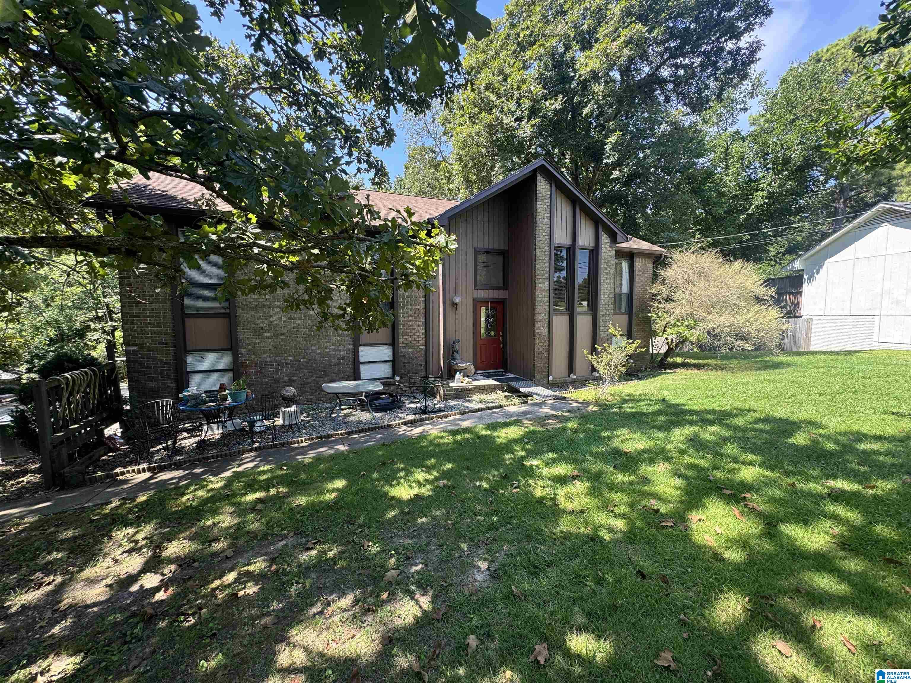 2nd image of 545 Southern Hills Dr, Calera, AL 35040 | MLS# 21462228