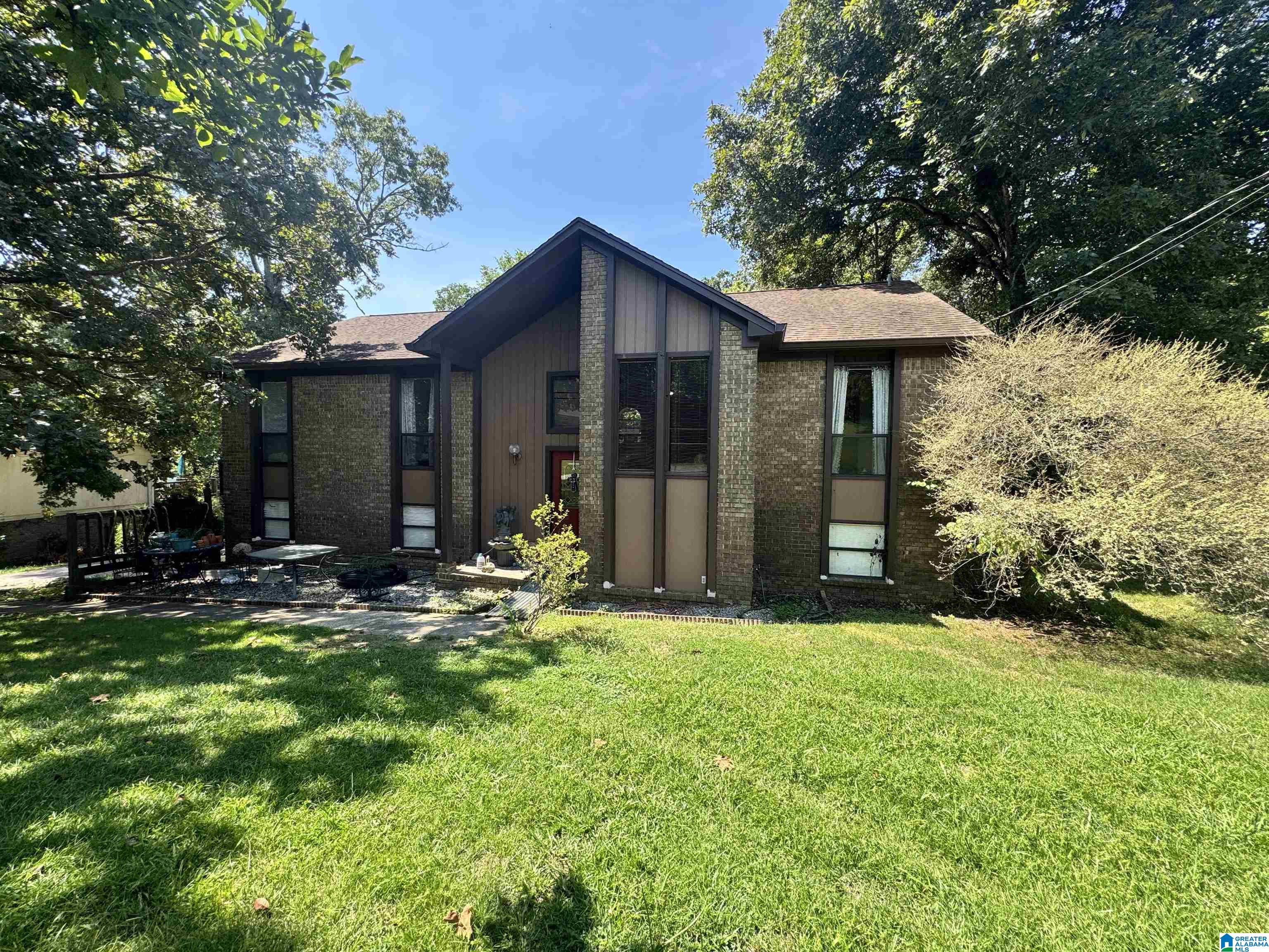 3rd image of 545 Southern Hills Dr, Calera, AL 35040 | MLS# 21462228