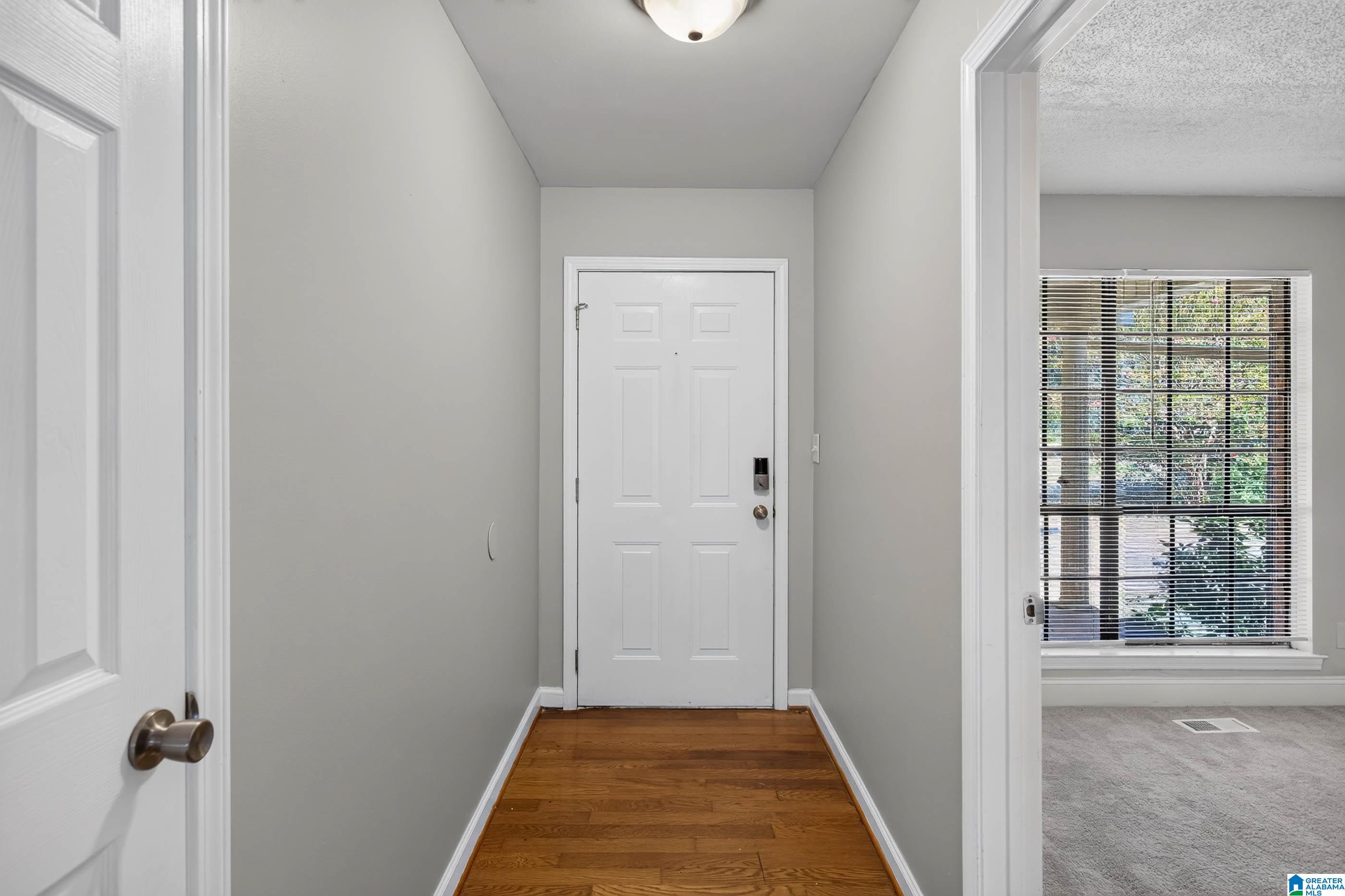 Photo 4 of Sale Pending at 1629 English Knoll Ln, Birmingham, AL 35235 | MLS# 21462240 | Listing updated on 2026-09-18