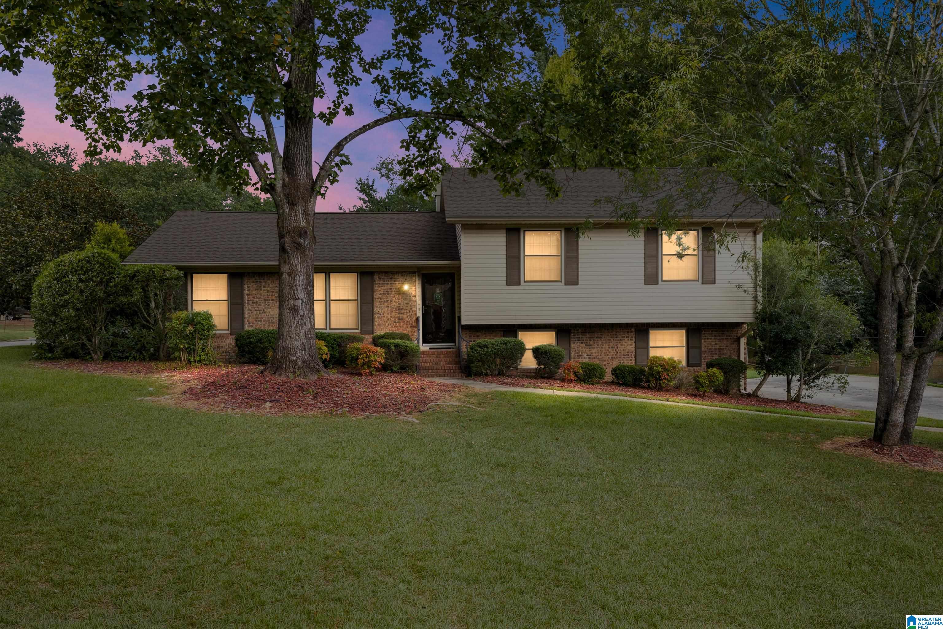 2nd image of 1138 8th Avenue Sw, Alabaster, AL 35007 | MLS# 21462248
