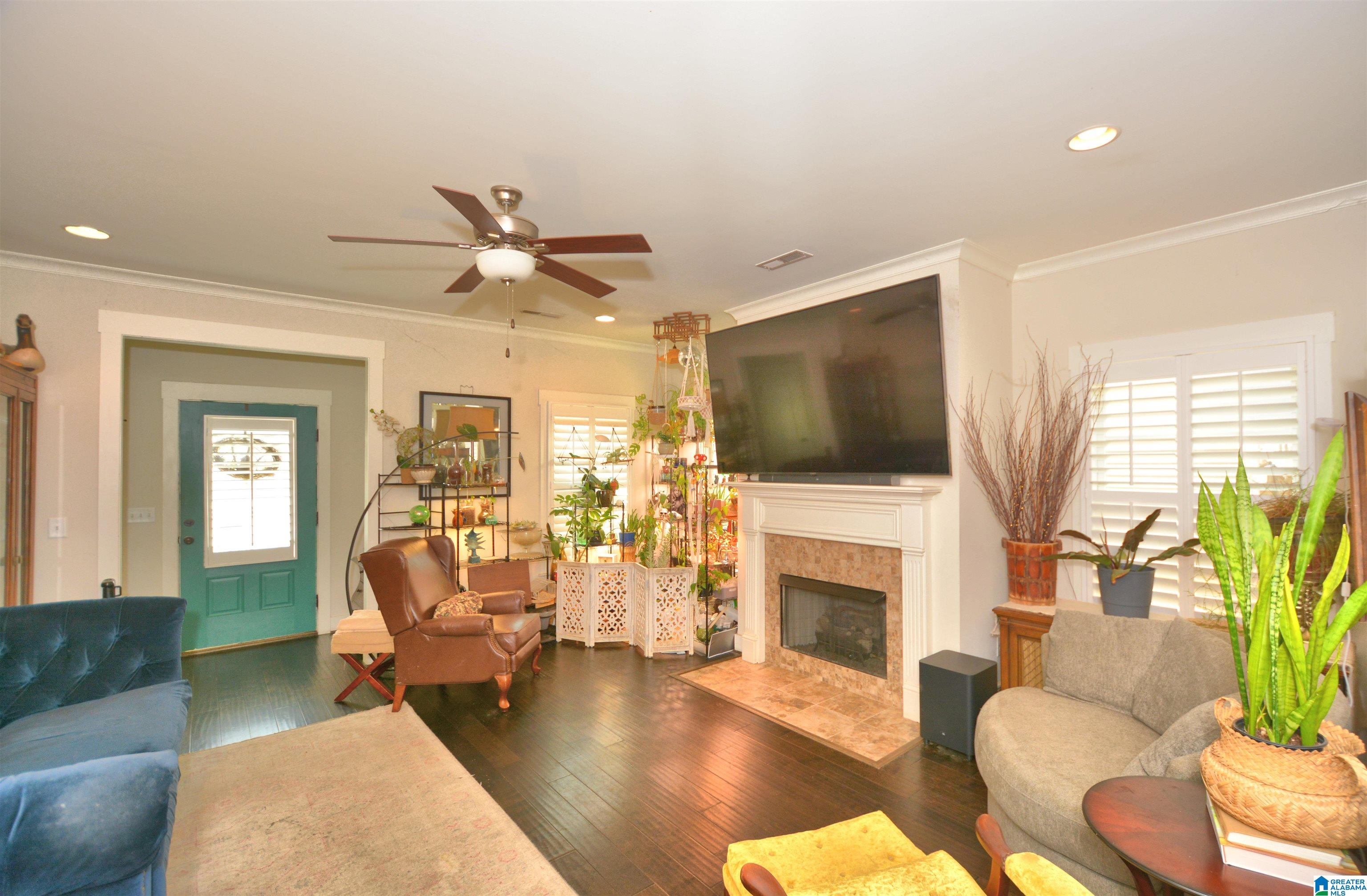 3rd image of 215 Lorrin Ln, Sterrett, AL 35147 | MLS# 21462332