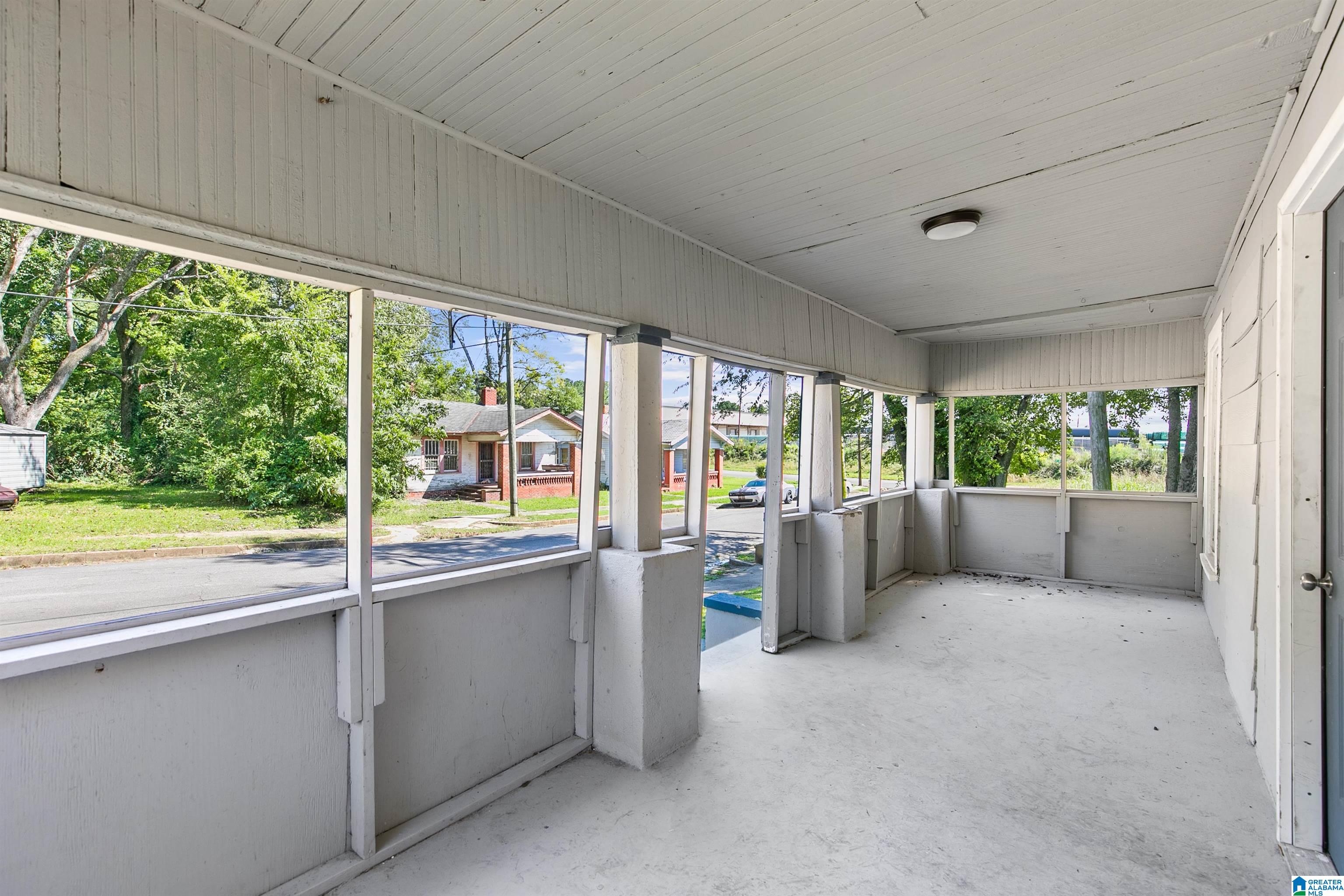 Photo 4 of Single family home for sale at 220 Ave Z, Birmingham, AL 35214 | MLS# 21462333 | Listing updated on 2026-08-18