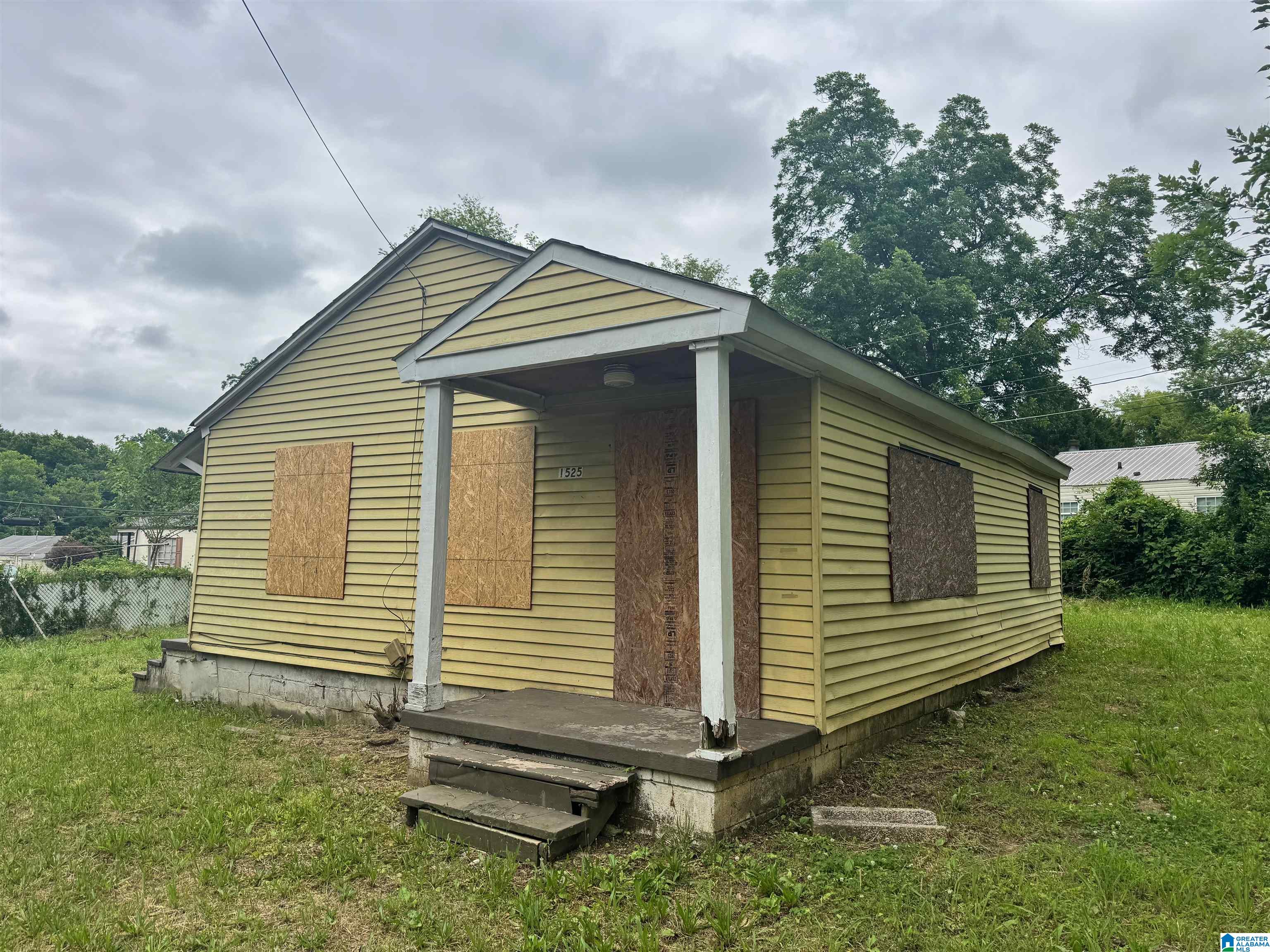 1st image of 1525 Meadow Lane, Birmingham, AL 35228 | MLS# 21462338