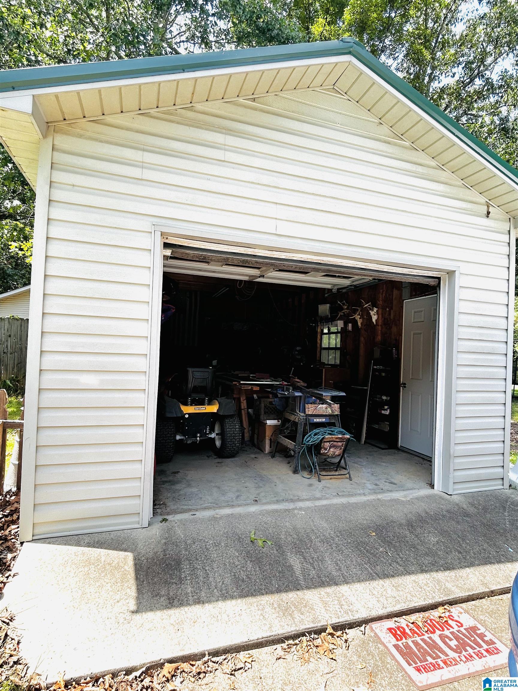 Photo 18 of Single family home for sale at 183 Lasater Rd, Laceys Spring, AL 35754 | MLS# 21462366 | Listing updated on 2026-08-24