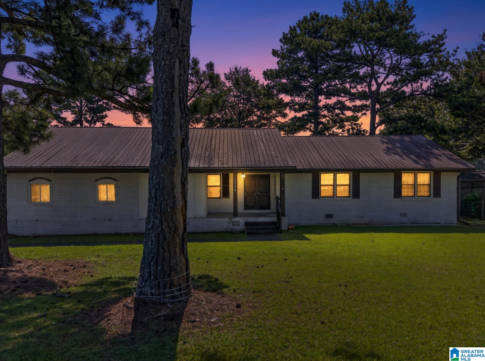 3rd image of 1004 Alexandria Road Sw, Jacksonville, AL 36265 | MLS# 21462373