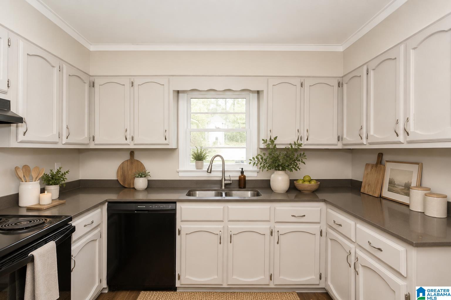 Photo 3 of Single family home for sale at 436 Zinnia Ln, Birmingham, AL 35215 | MLS# 21462378 | Listing updated on 2026-08-18