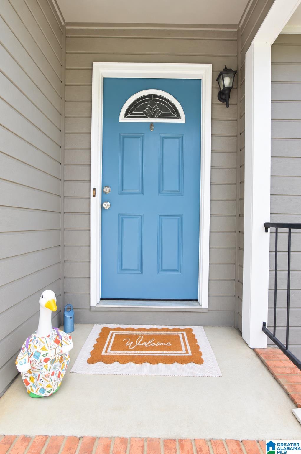 Photo 3 of Sale Pending at 902 Falling Star Ln, Alabaster, AL 35007 | MLS# 21462383 | Listing updated on 2026-09-19