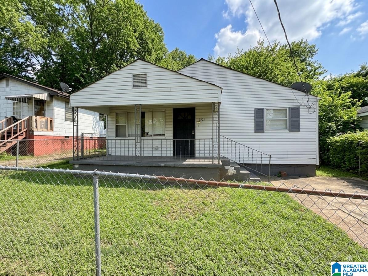 Single family home for sale at 3921 Viola Ave, BIRMINGHAM, AL 35221 | MLS# 21462384